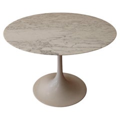 Eero Saarinen's Calacatta Marble Tulip Round Table - ø 107 Cm - Knoll