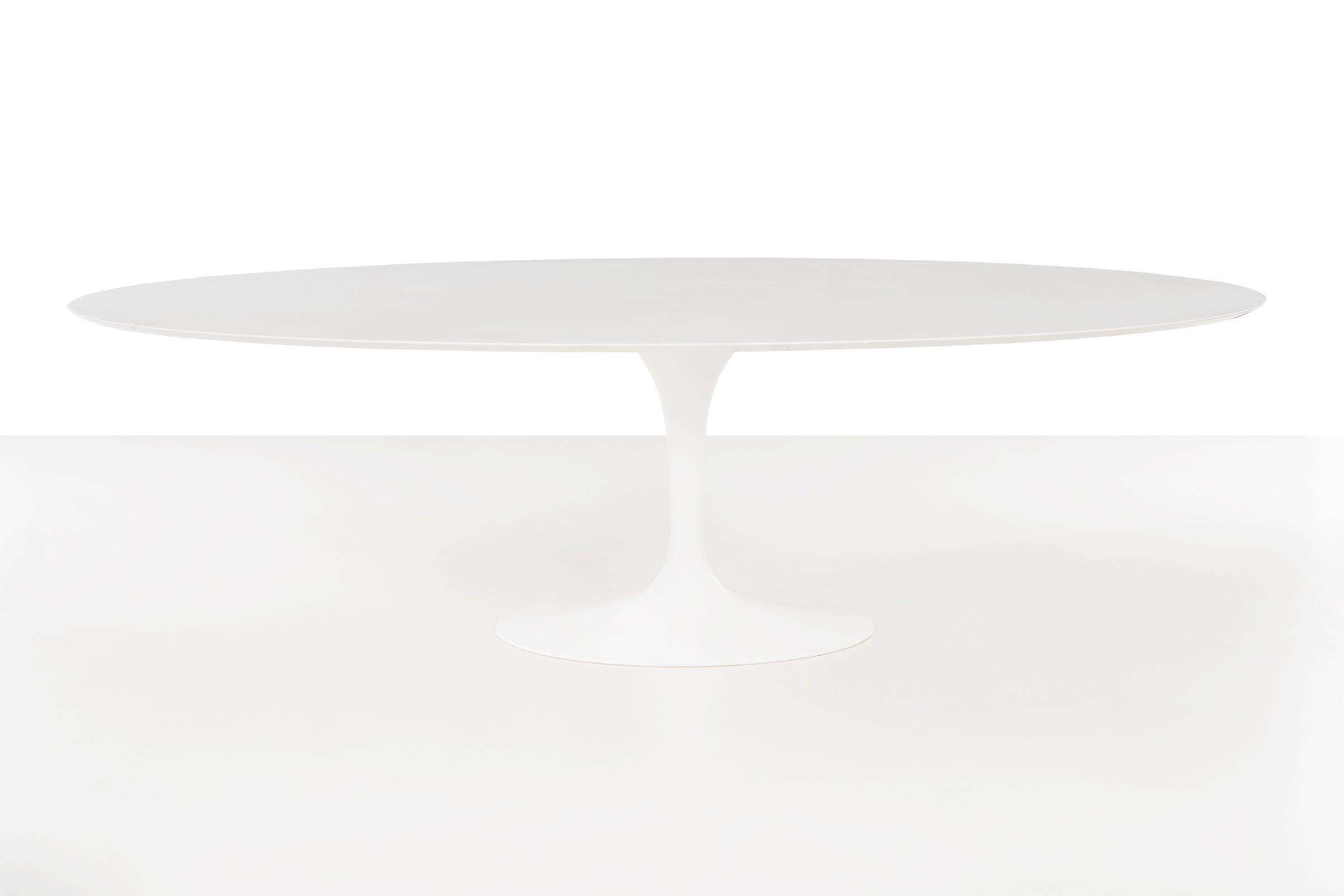 American Eero Saarinen Tulip Dining Table