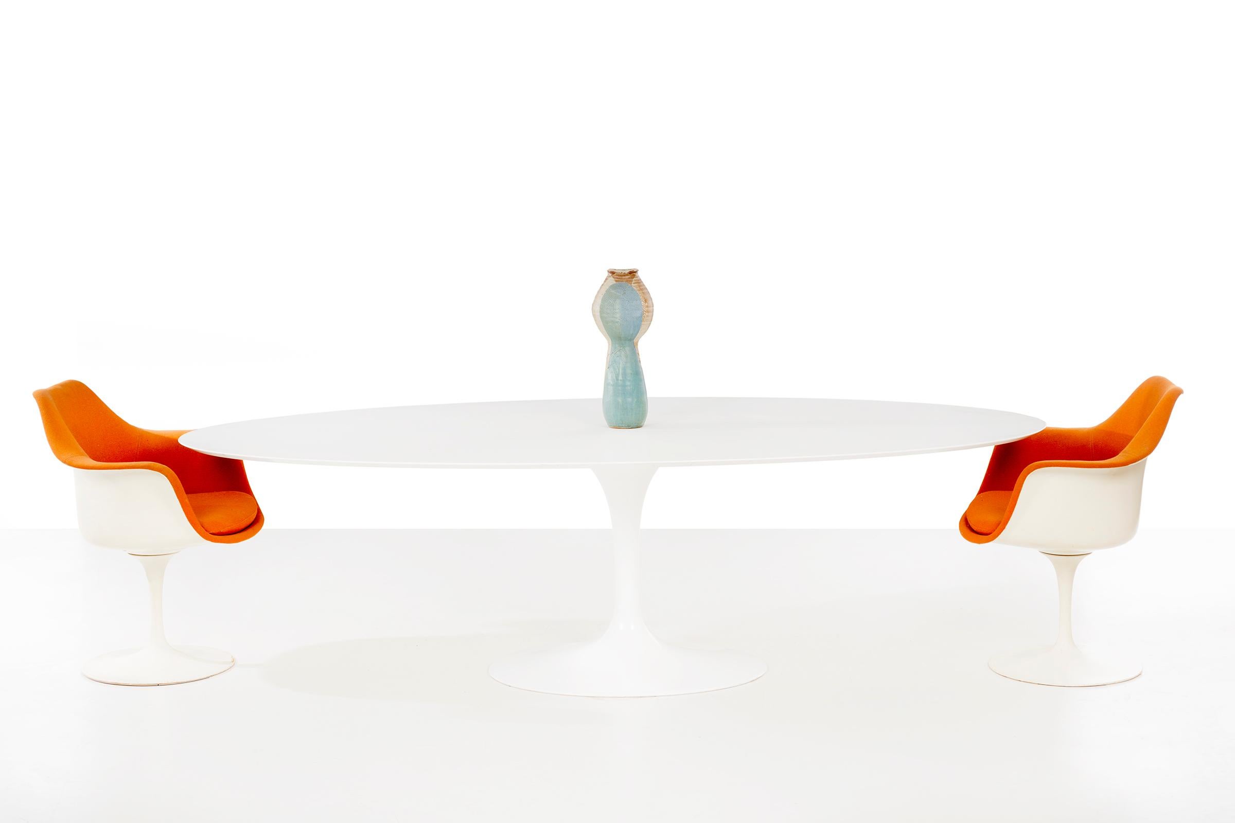 Eero Saarinen Tulip Dining Table 1
