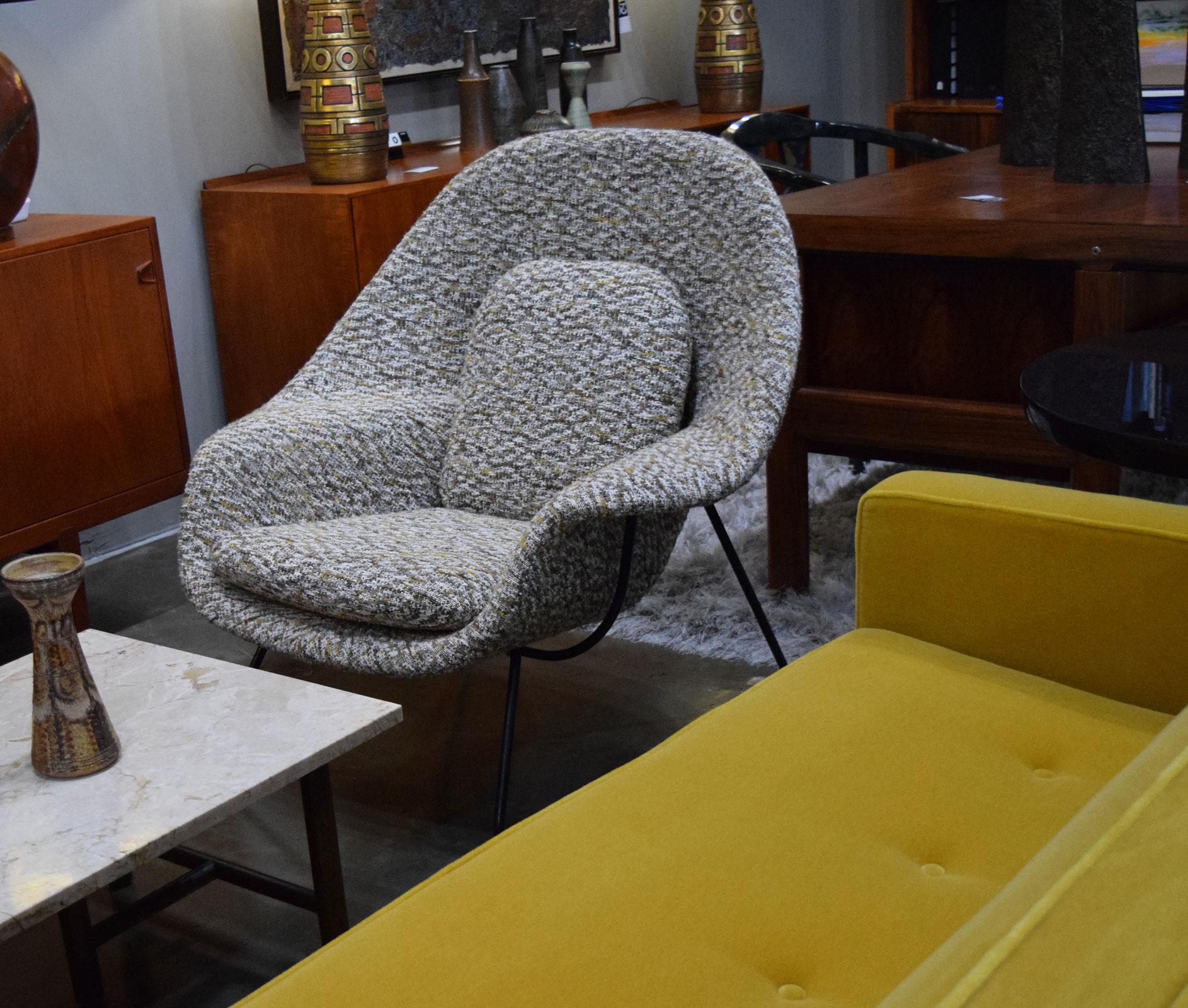 Metal Eero Saarinen for Knoll Womb Chair is French Boucle For Sale