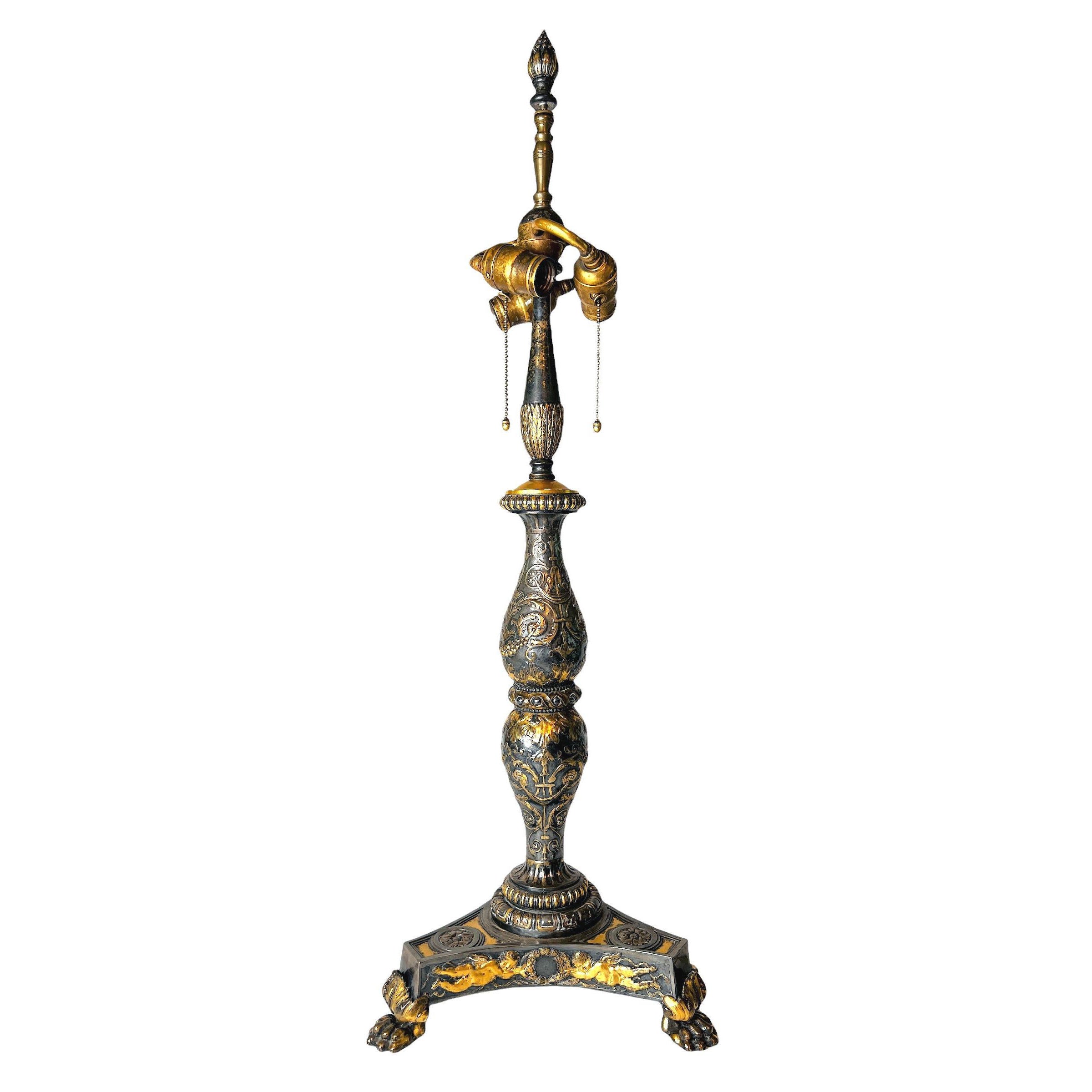 E.F. Caldwell Neoklassische Paketvergoldete Tischlampe