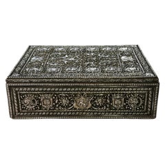 E.F. Boîte d'humidité Caldwell en métal argenté de style Renaissance