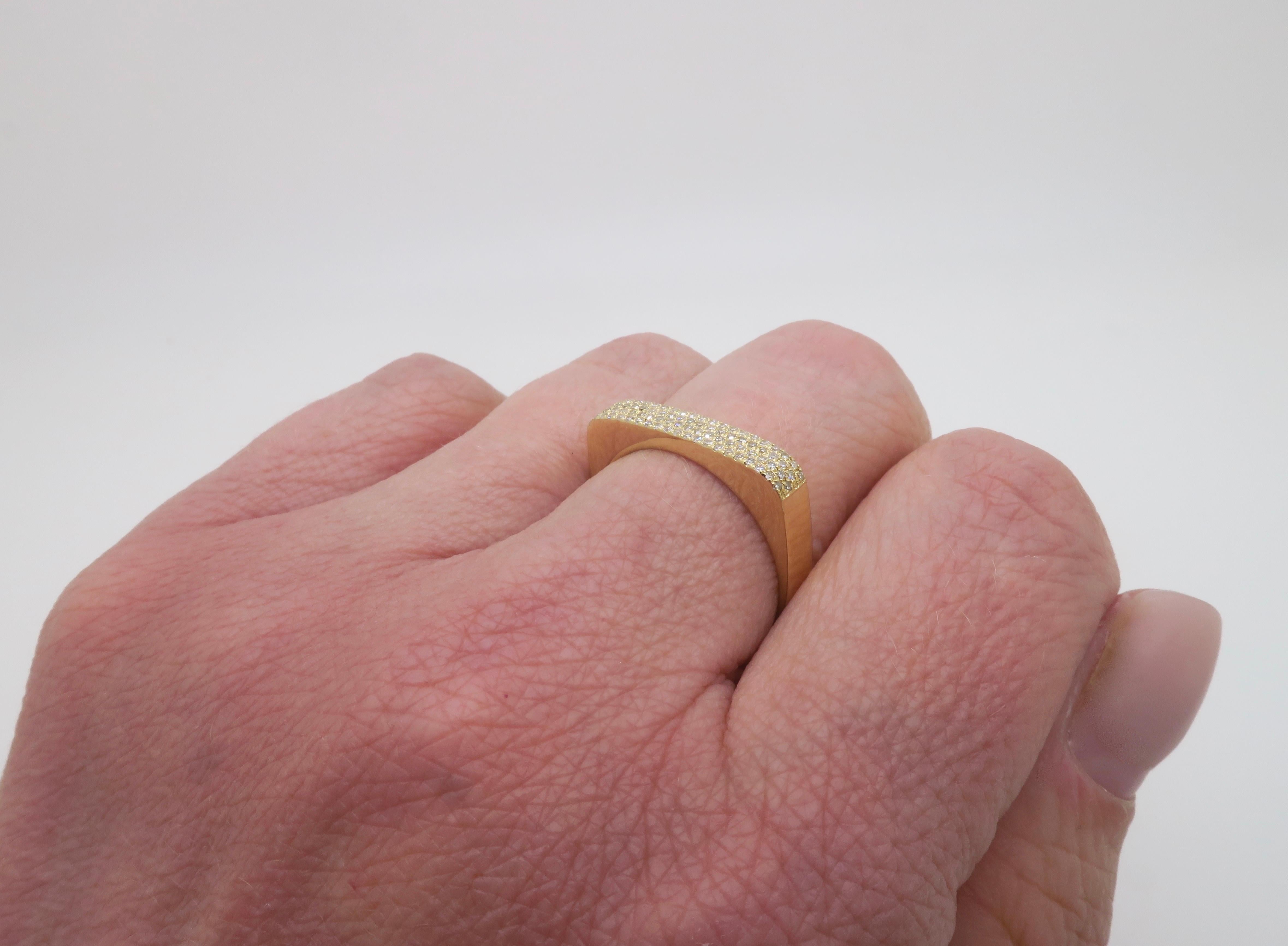 EF Collection'S Micro Pavé Diamantring aus 14k Gelbgold (Rundschliff) im Angebot