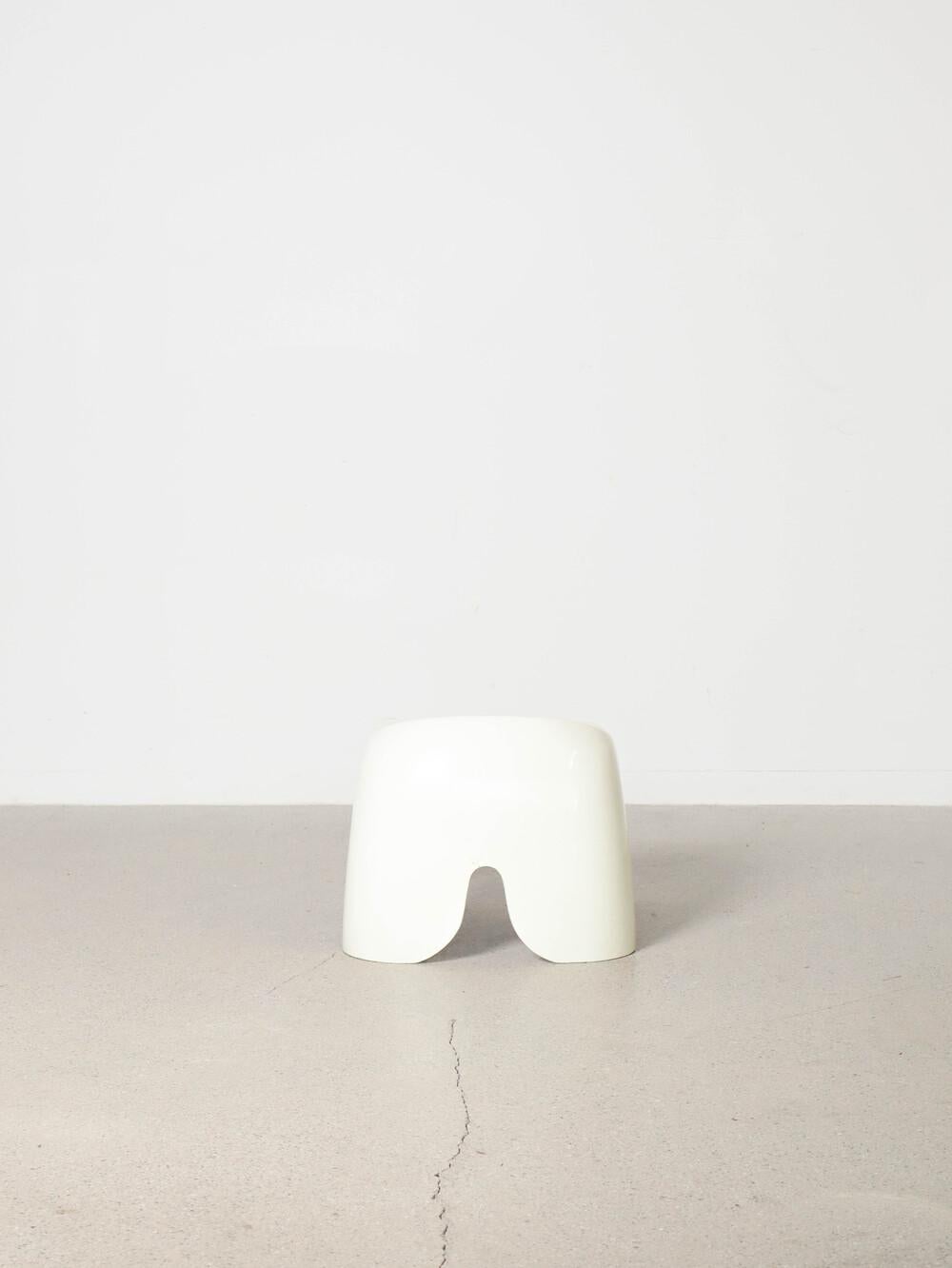 Efebo Plastic Stool by Stacy Dukes for Artemide In Good Condition In Princeton Junction, NJ