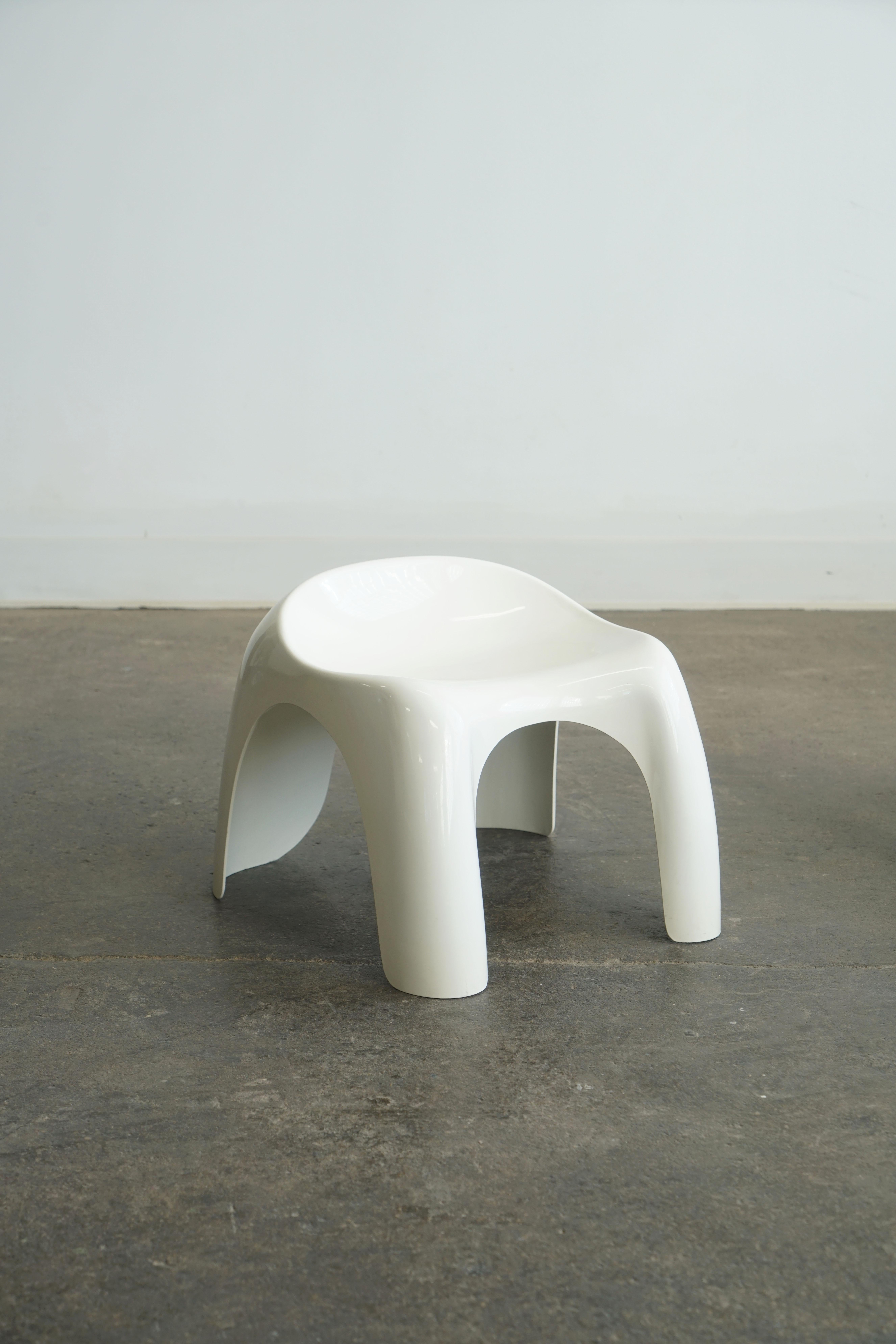 tabouret plastique empilable