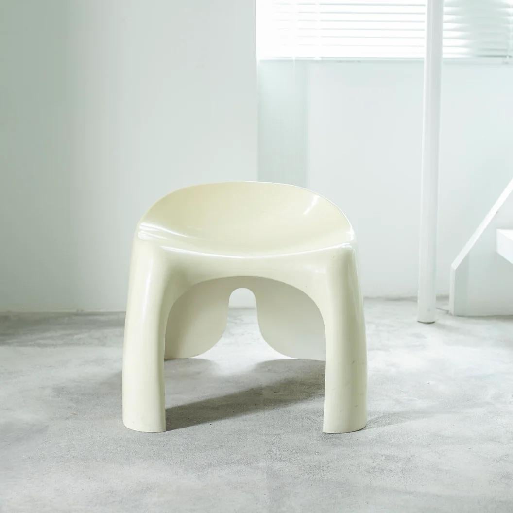 Efebo Stool by STACY DUKES for ARTEMIDE Fibra de vidrio en venta