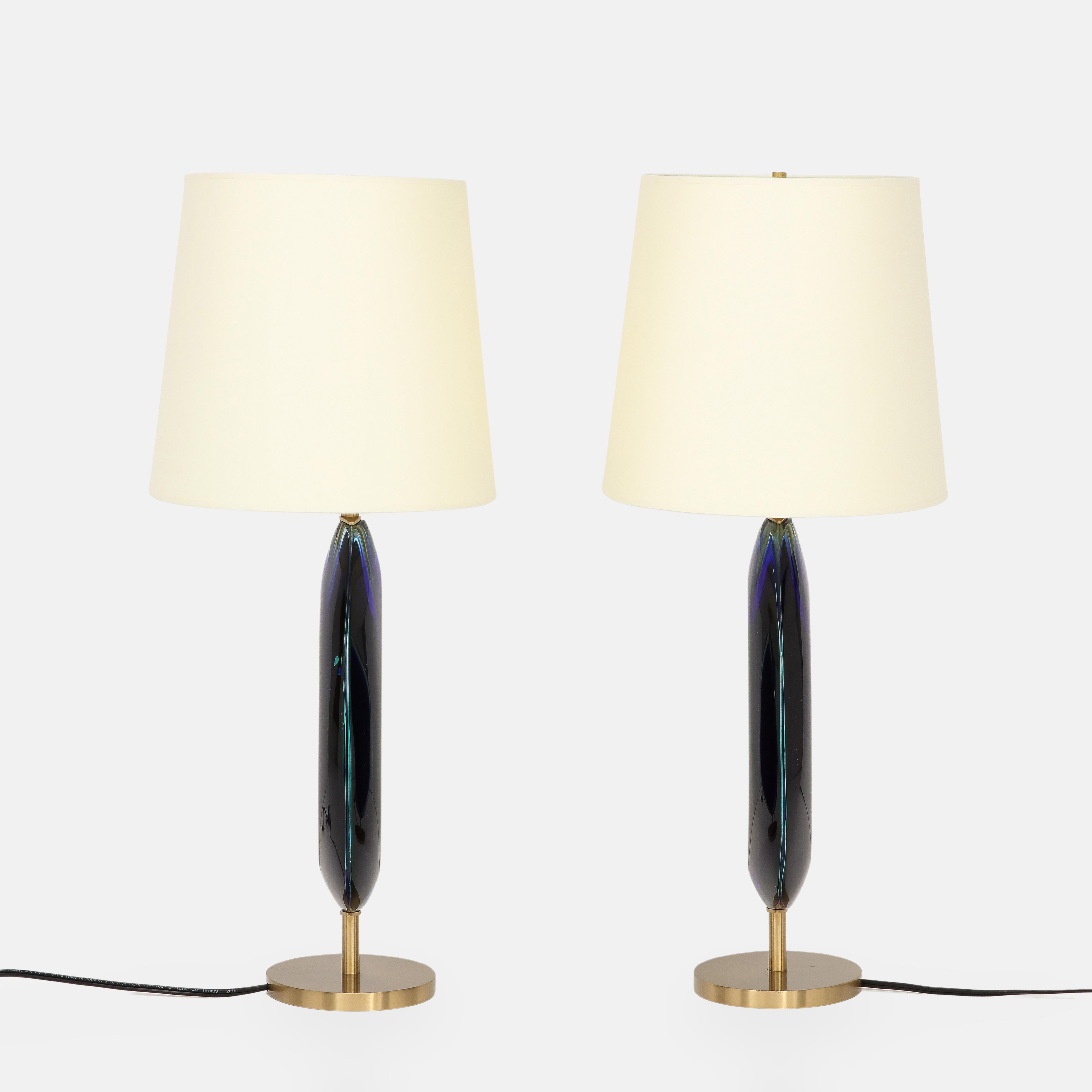 Mid-Century Modern Effetto Vetro Contemporary Pair of Blue Glass and Brass Table Lamps For Sale