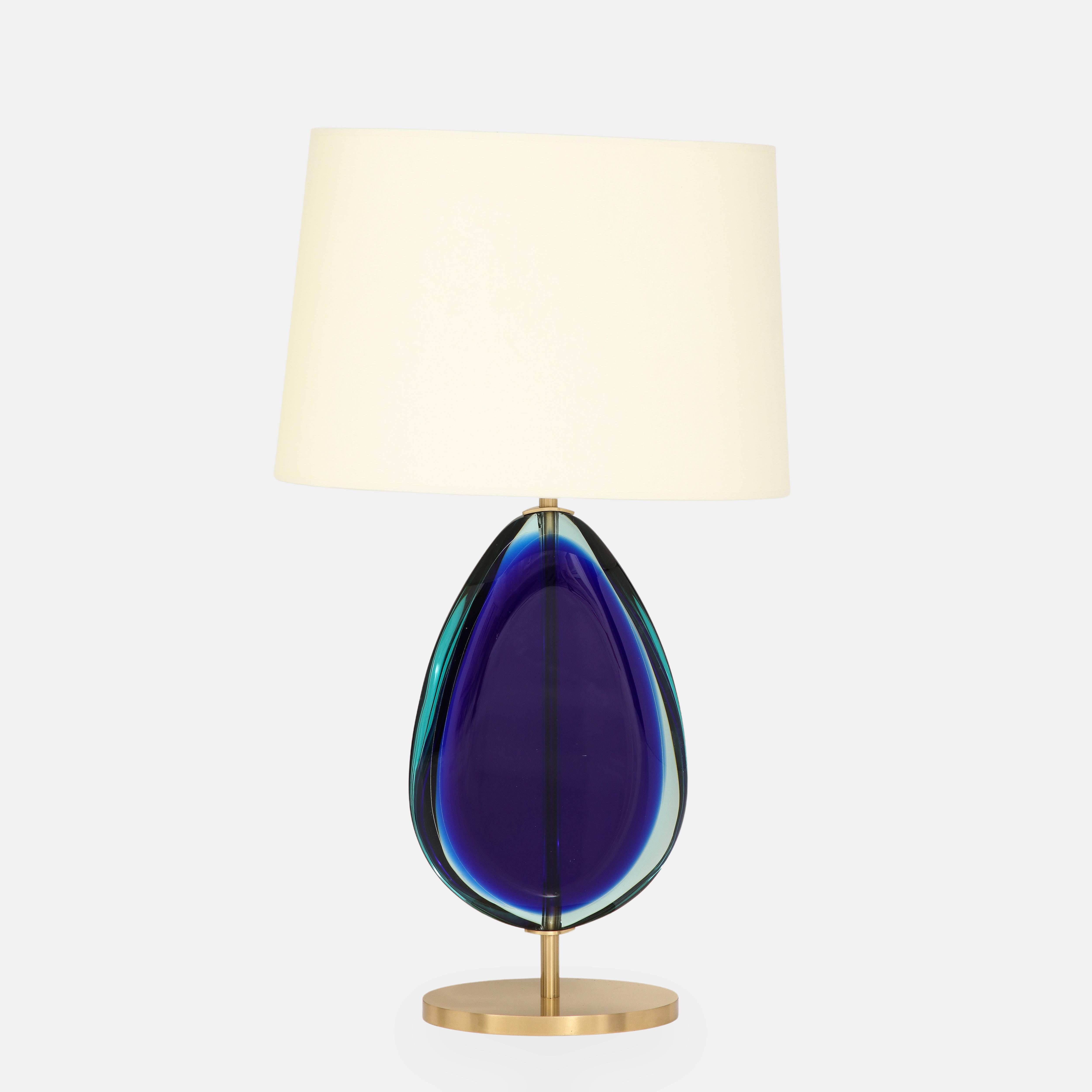 Effetto Vetro Contemporary Pair of Blue Glass and Brass Table Lamps In New Condition For Sale In New York, NY
