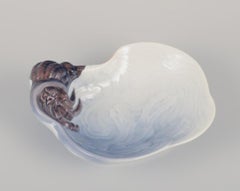 Effie Hegermann Lindenkrone for Bing & Grøndahl. Art Nouveau porcelain bowl