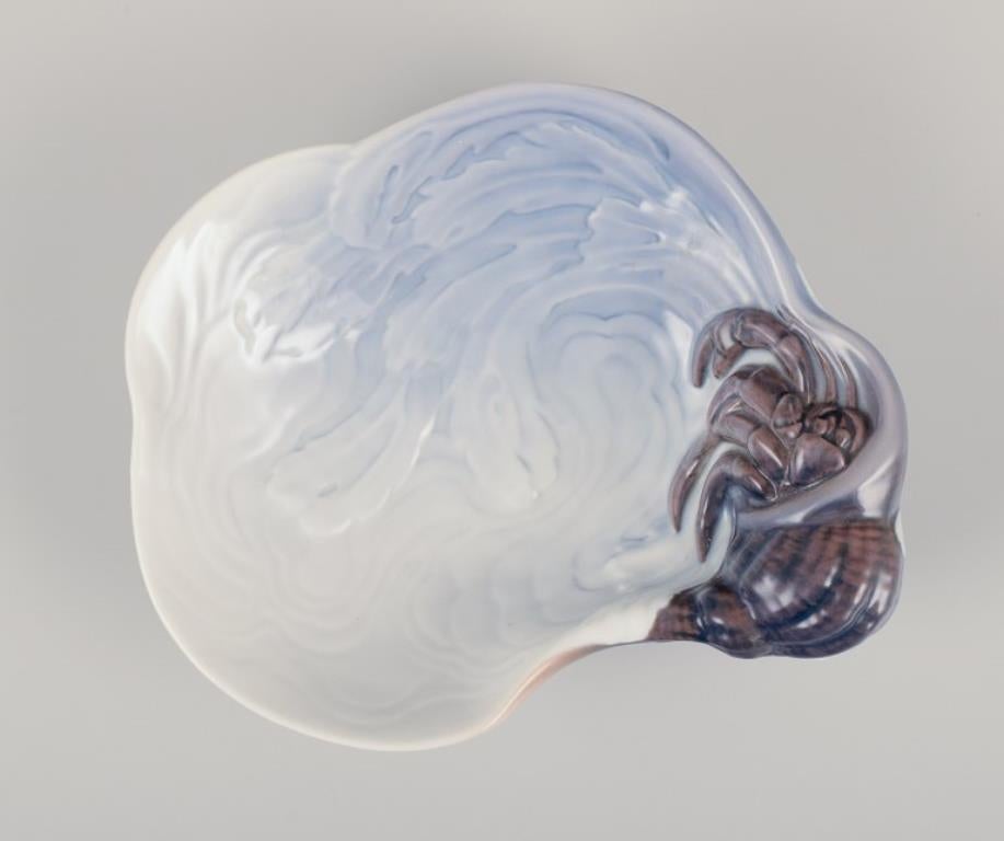 Effie Hegermann Lindenkrone para Bing & Grøndahl. Cuenco de porcelana Art Nouveau finales del siglo XX en venta