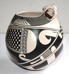 Mata Ortiz Effigy Pot by Nicolas Quezada, 1988