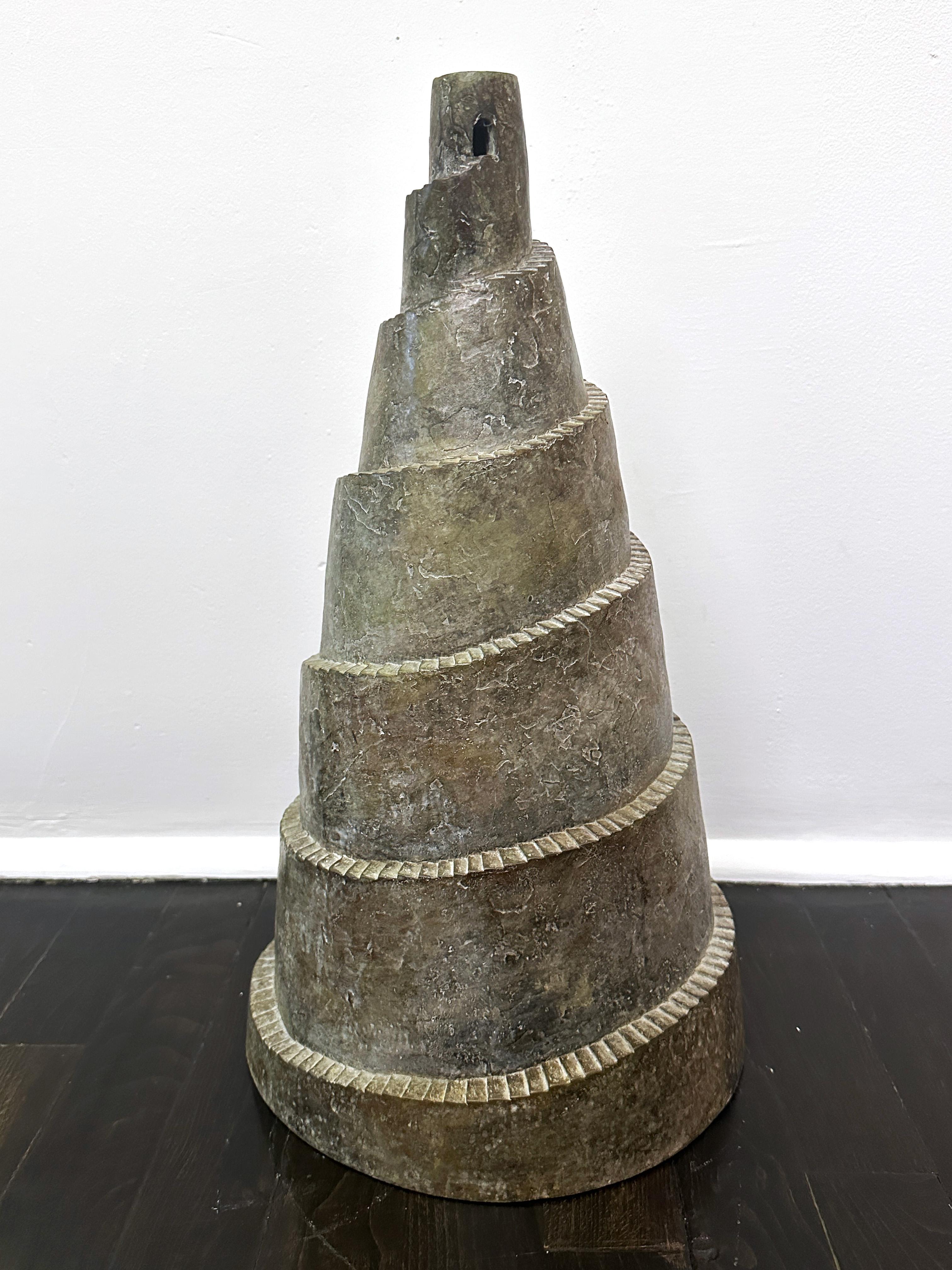 Bronzeskulptur „Efforts Reward“ mit Steinsockel von Manuela Zervudachi, 2007  im Angebot 2