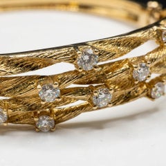 Effy 1 Carat Diamond 14k Yellow Gold Textured Hinged Bangle Bracelet