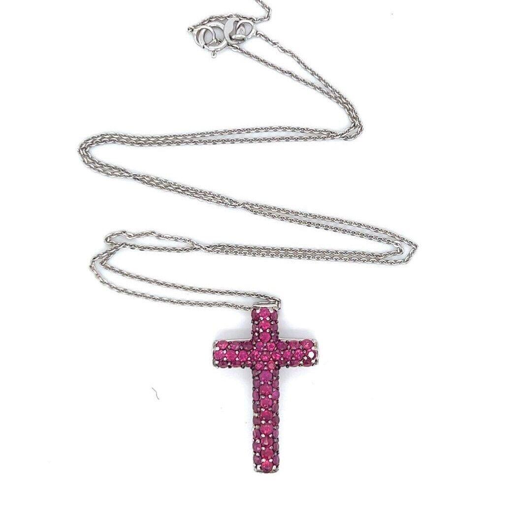 Effy 14 Karat Weißgold und Pavé-Rubin-Kreuz-Halskette im Zustand „Gut“ in Guilford, CT