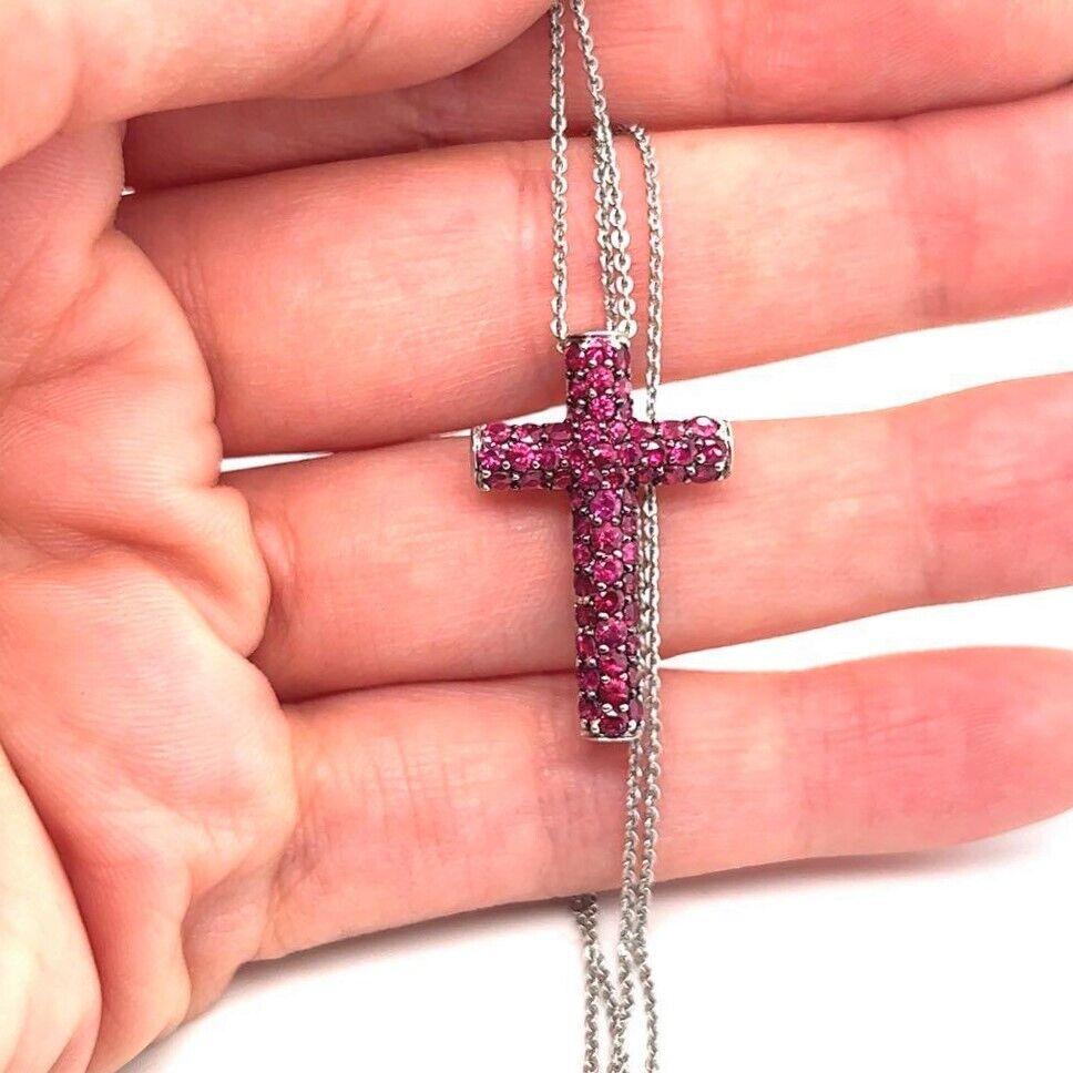 Effy 14 Karat Weißgold und Pavé-Rubin-Kreuz-Halskette 1