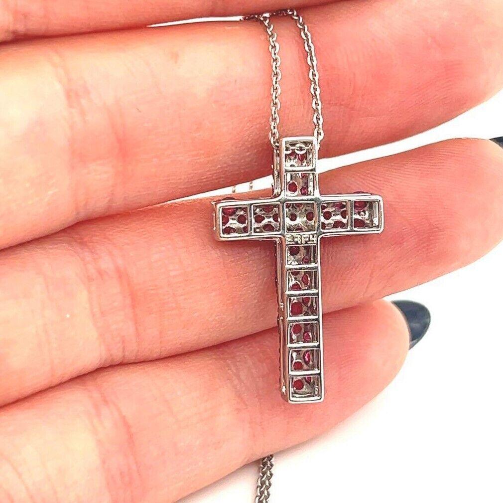 Effy 14 Karat Weißgold und Pavé-Rubin-Kreuz-Halskette 2