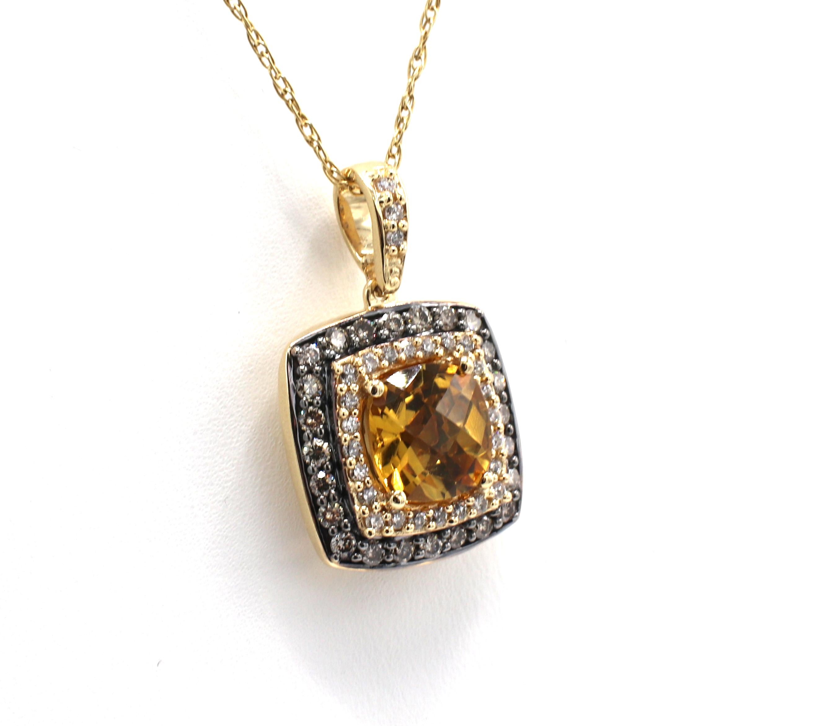 EFFY 14 Karat Gelbgold Citrin & Diamant Quadratische Anhänger Enhancer Halskette

Metall: 14k Gelbgold
Gewicht: 6,51 Gramm
Diamanten: Ca. .65 CTW Champagner und runde G-H SI Diamanten
Citrin: 8 x 8mm
Anhänger: 15 x 15mm
Kettenlänge: 18 Zoll