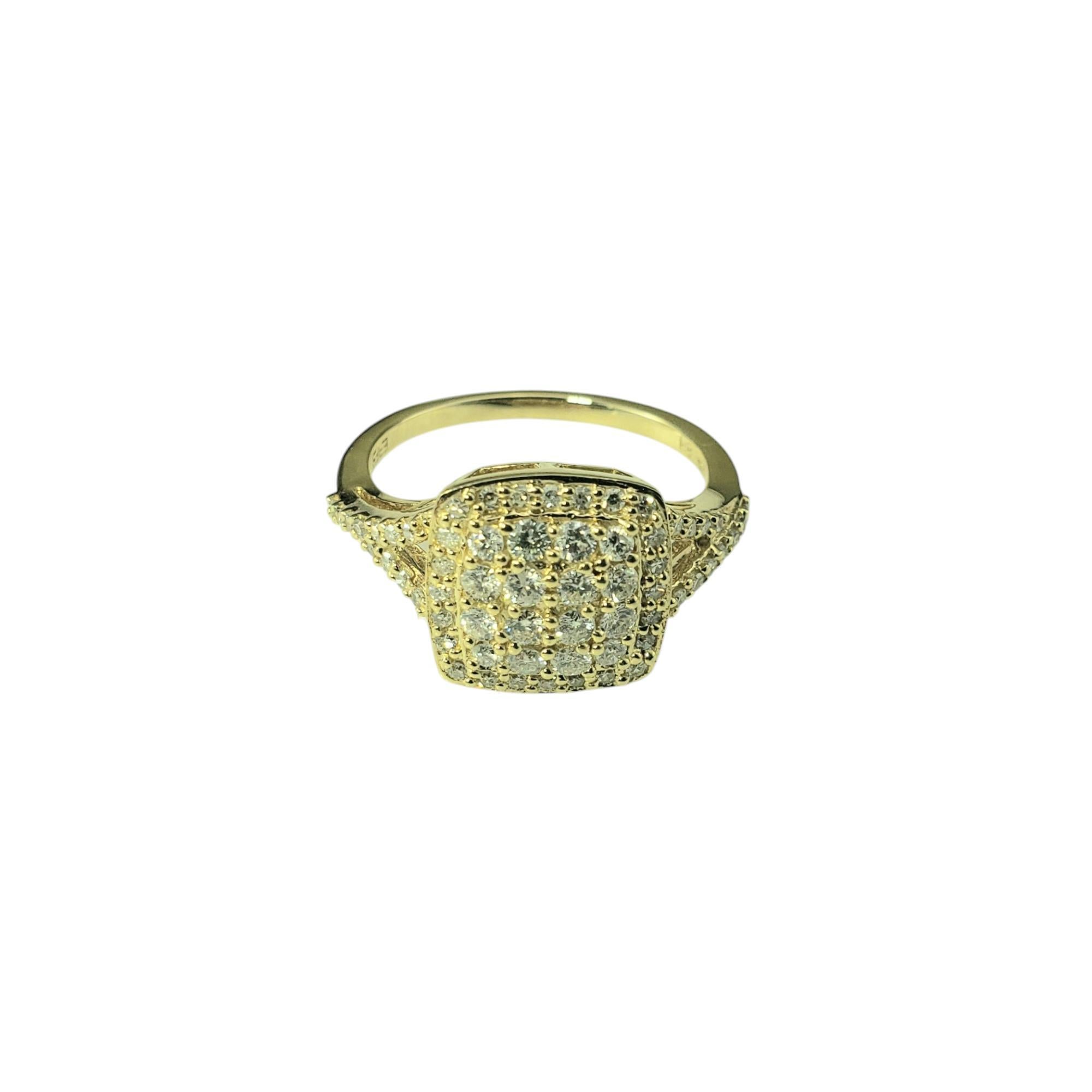 Effy Anello Classica con Pave di Diamanti in Oro Giallo 14 Karati Misura 7

Questo anello scintillante presenta 16 diamanti rotondi taglio brillante e 46 diamanti rotondi taglio singolo incastonati nel classico oro giallo 14K.

Larghezza: 11 mm.