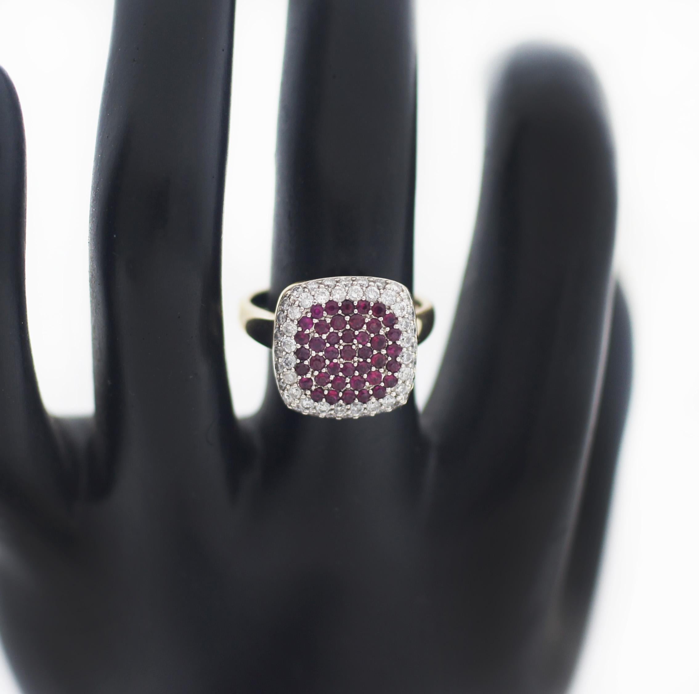 EFFY
14K Gold
Paved Ring
Approx. Round Ruby 0.39 tcw and Round Diamond 0.71 tcw
Approx. 15mm x 15mm Setting
Size 7.5 (US)
In great looking condition, wear consistent with time and use.
See images please
NO original box or papers included