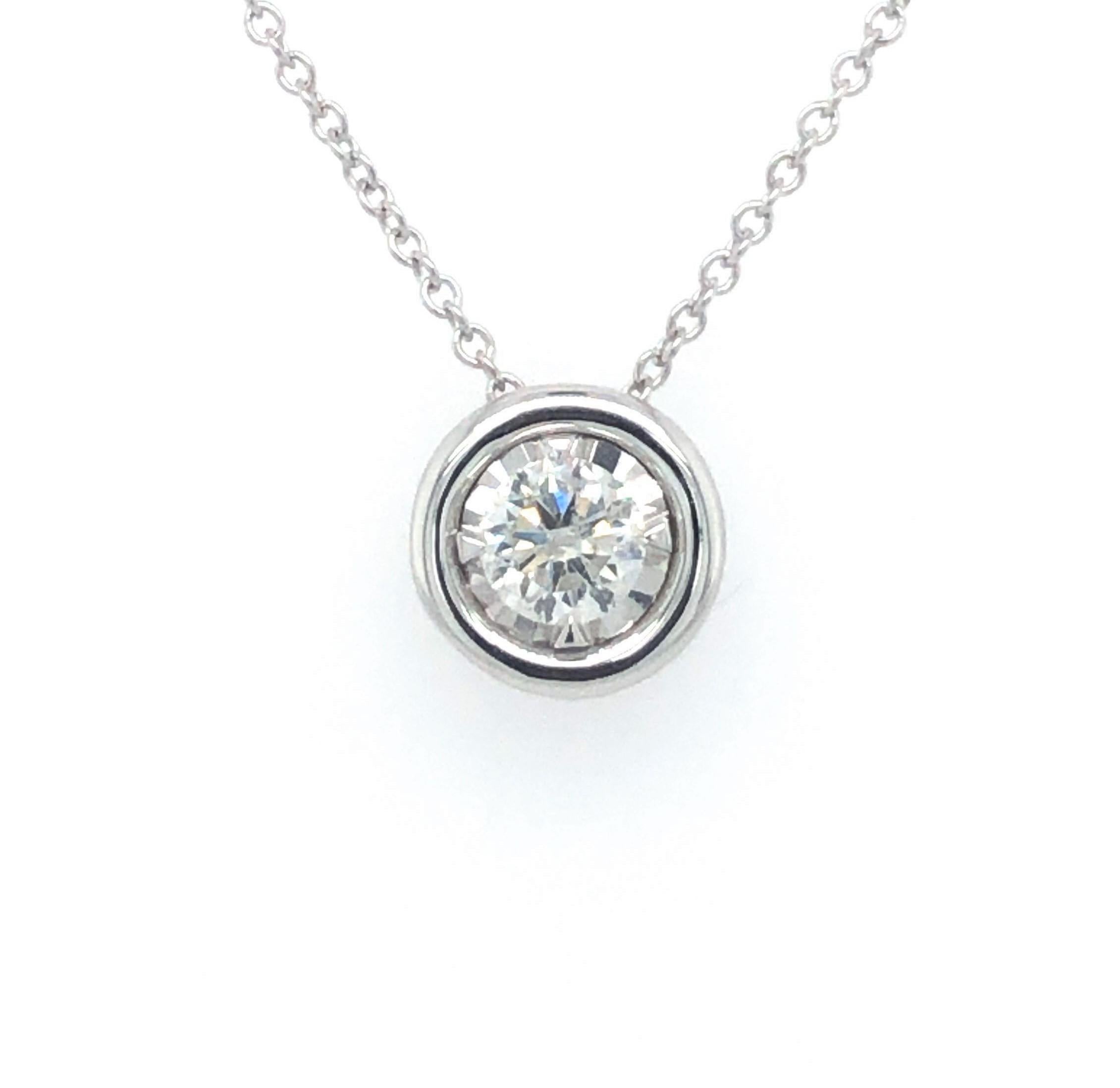 Effy 14k White Gold 0.50cttw Bezel Diamond Station Necklace Adjustable Length

Condition:  Excellent Condition, Professionally Cleaned and Polished
Metal:  14k Gold (Marked, and Professionally Tested)
Weight:  3.4g
Length:  Adjustable - 15.75