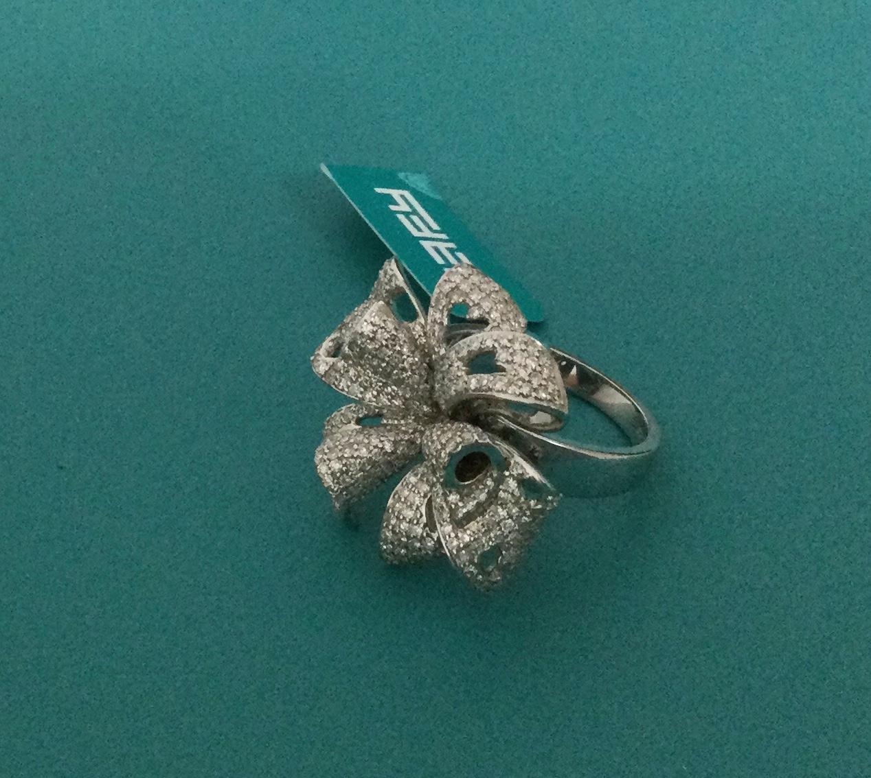 EFFY 14K White Gold 1.55 Carat Diamond Fashion Statement Ring Flower Bow New In New Condition For Sale In Bayside, NY