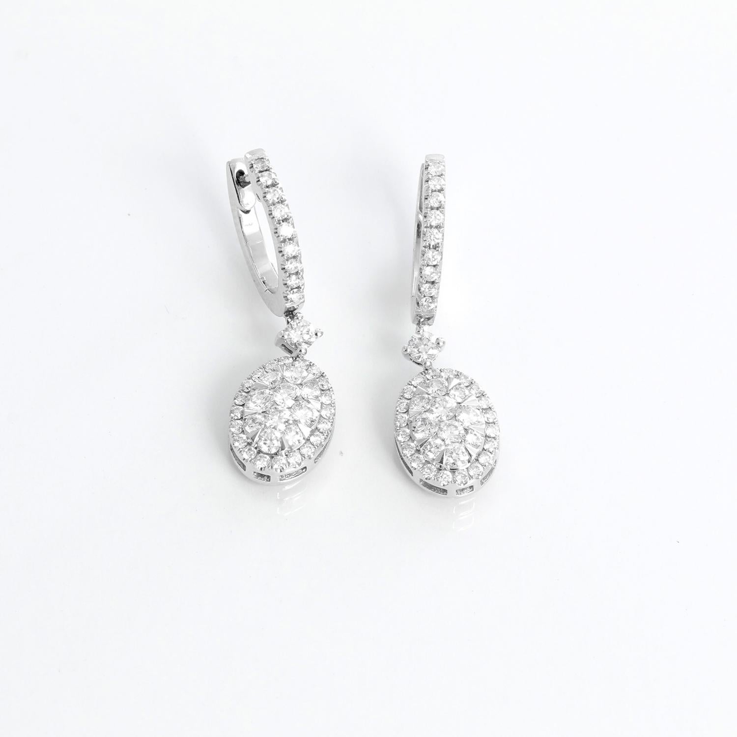 Effy 14K Weißgold Diamant-Tropfen-Ohrringe - 14K Weißgold mit 1 Zoll Länge. Runde Diamanten mit einem Gewicht von 0,85 Karat. Aus Vorbesitz mit Effy Box. 