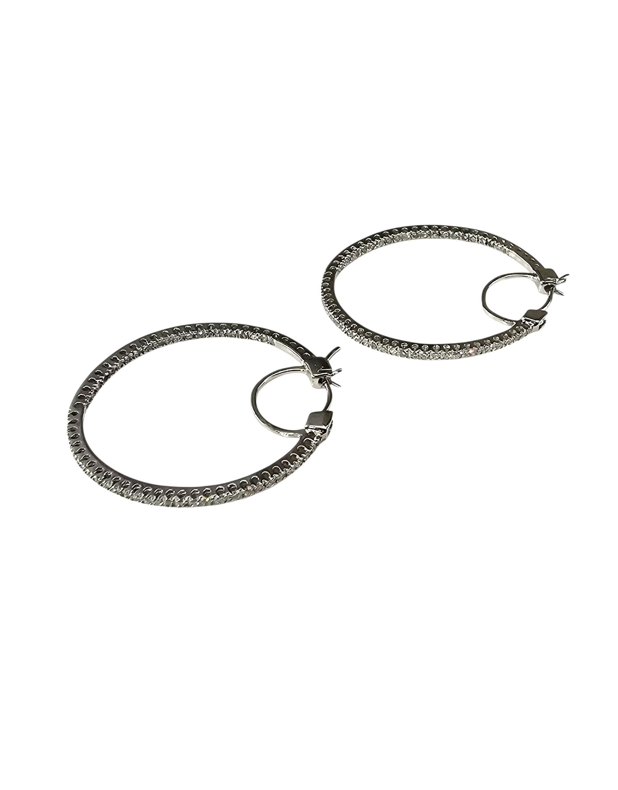 Taglio singolo Orecchini a cerchio con diamanti Inside-Out in oro bianco 14K Effy #23621 in vendita