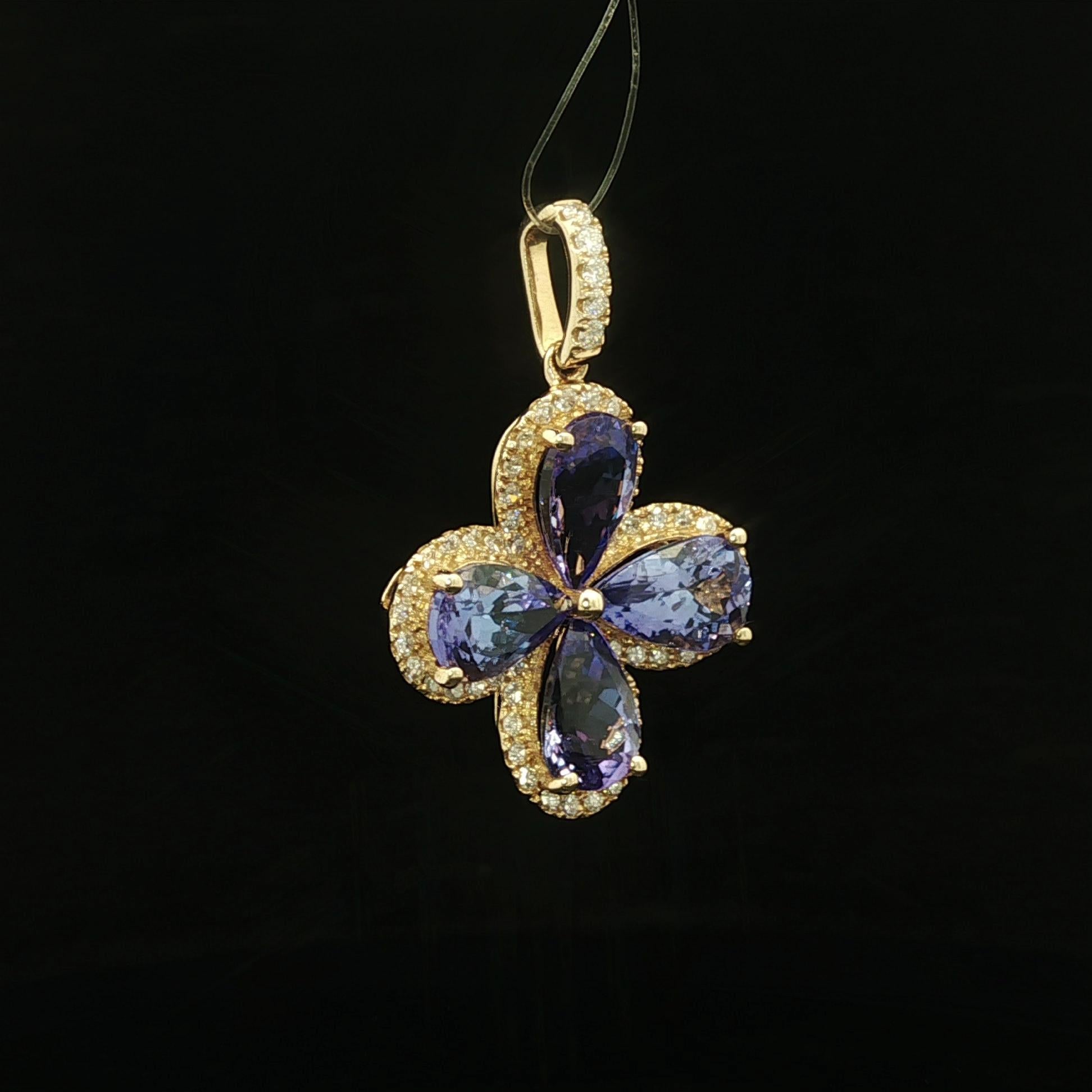 Taille poire Effy 14k Yellow Gold 3.75ctw Tanzanite & Diamond Clover Flower Pendentif en vente