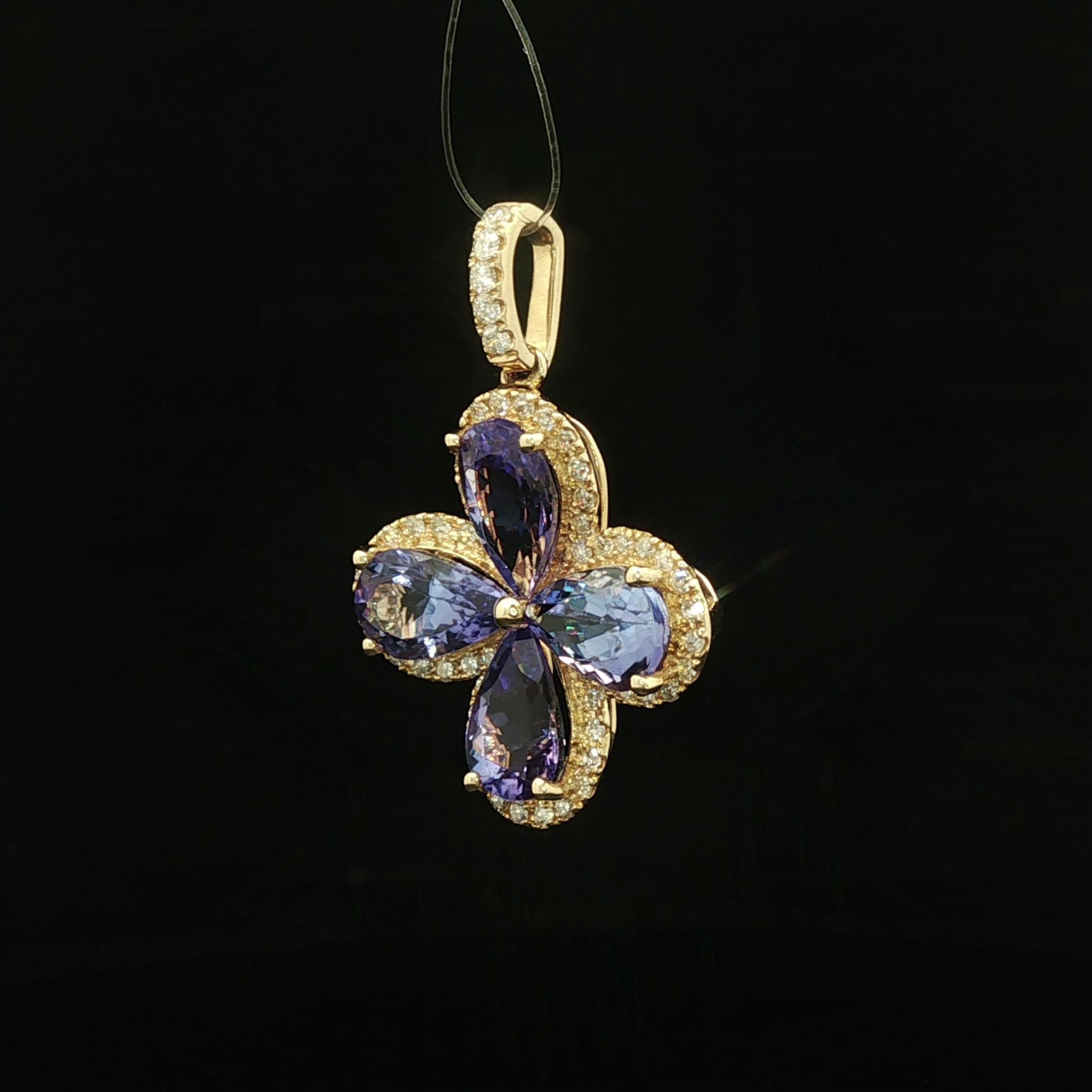 Effy 14k Yellow Gold 3.75ctw Tanzanite & Diamond Clover Flower Pendentif Bon état - En vente à Montclair, NJ