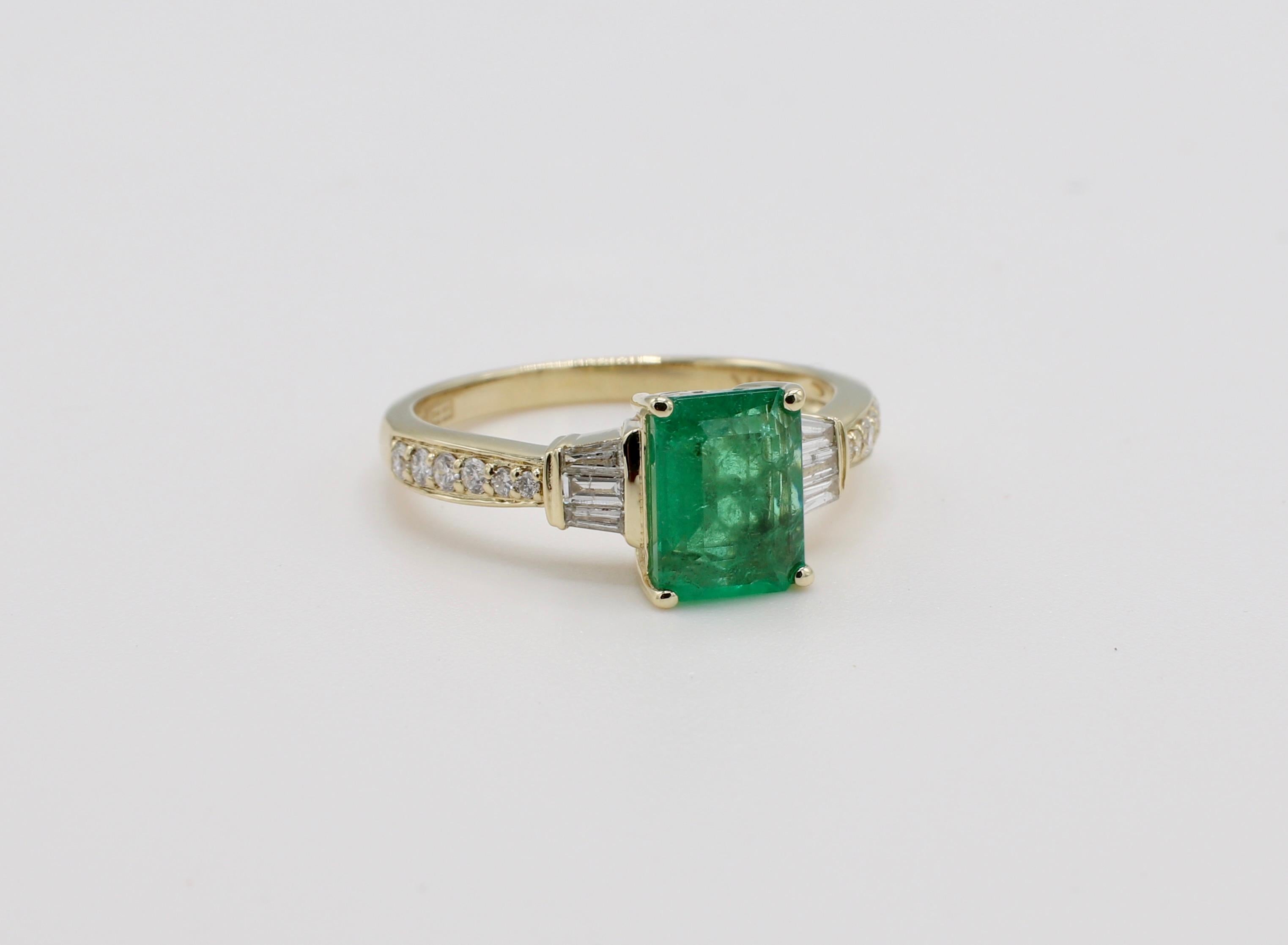EFFY 14K Yellow Gold Emerald & Diamond Cocktail Ring Size 7
Metal: 14k yellow gold
Weight: 3.1 grams
Emerald: 8.1 x 6.1MM, approx. 1.20 carat
Diamonds: Approx. .40 CTW G SI
Size: 7 (US)
Band is 2MM wide
