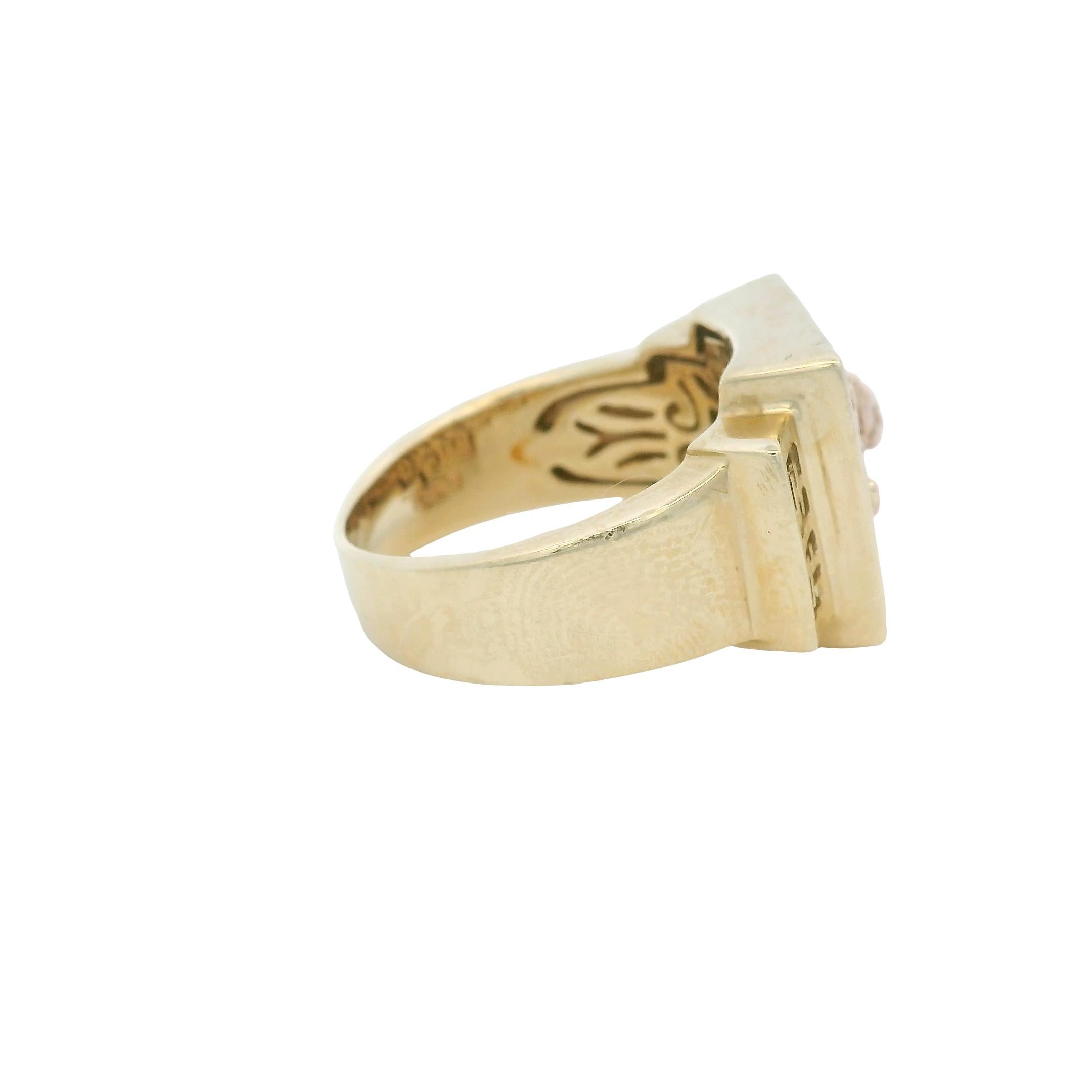 Effy 14k Yellow Gold Panther Diamond Signet Ring For Sale 5