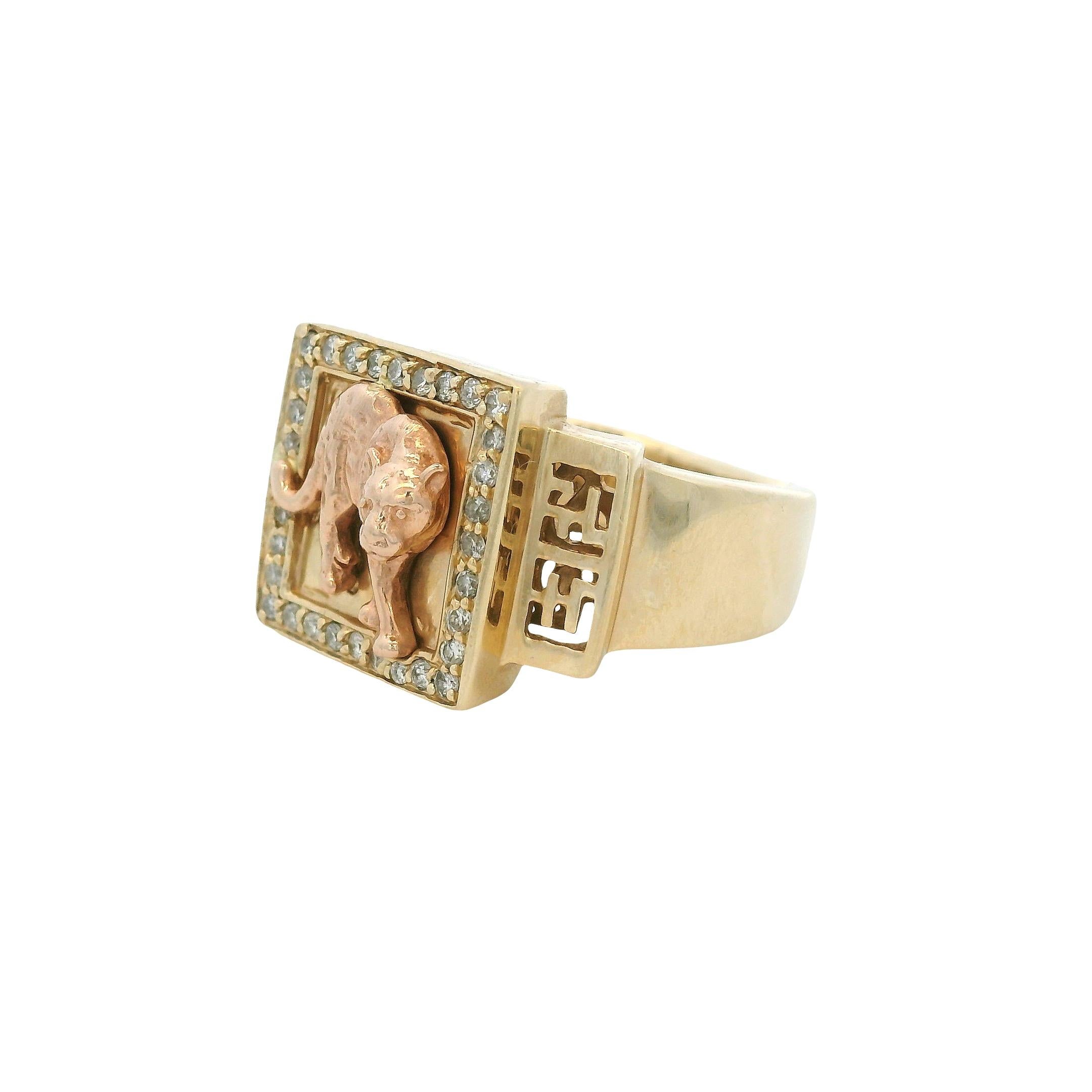 Effy 14k Yellow Gold Panther Diamond Signet Ring In Excellent Condition For Sale In Boca Raton, FL