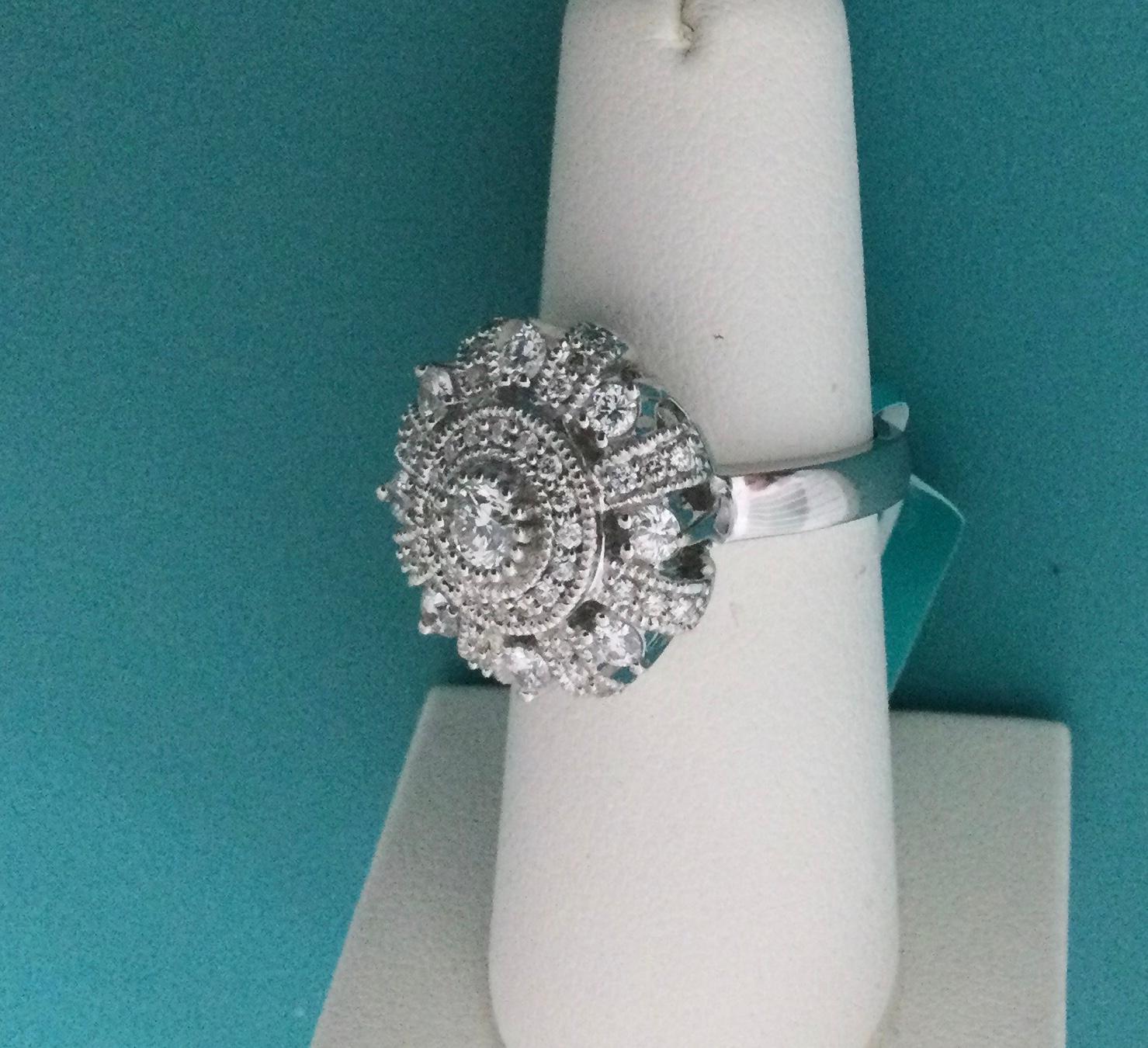 EFFY 18K White Gold 1.03 Carat Diamond Fashion Statement Ring Flower Crown New In New Condition For Sale In Bayside, NY