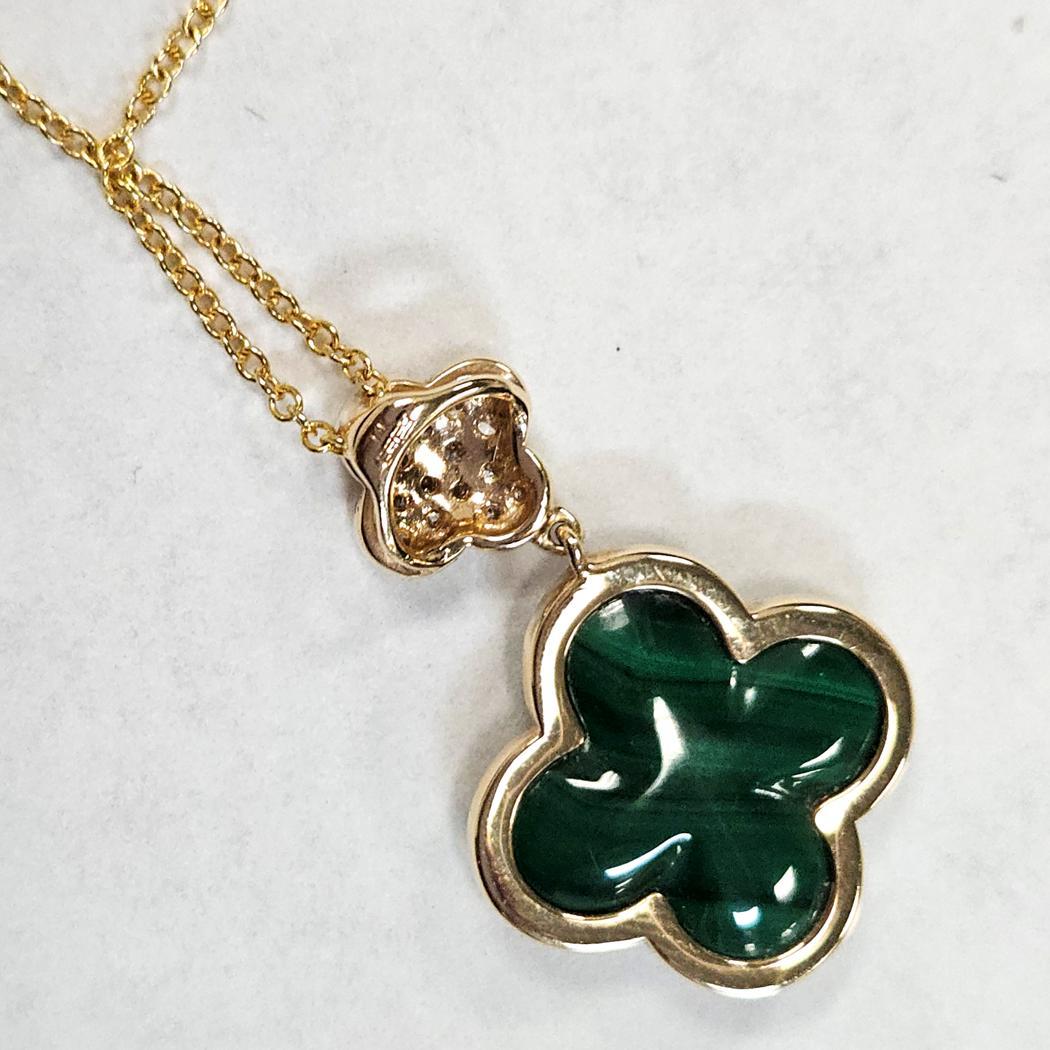 Effy - Collier trèfle en or jaune 18 carats avec malachite et diamants Excellent état - En vente à North Miami, FL
