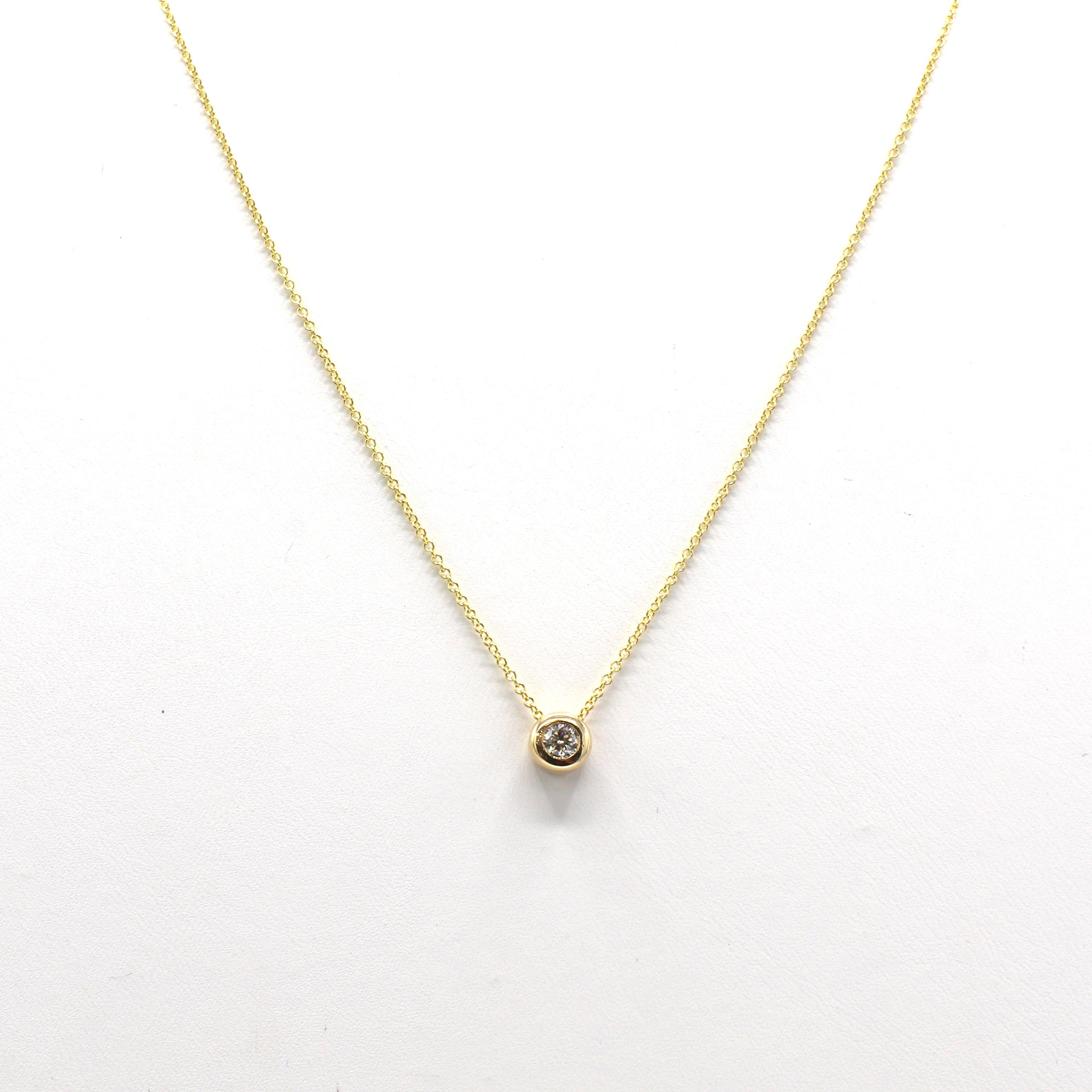 Modern Effy .20 Carat Bezel Set Diamond Yellow Gold Pendant Drop Necklace