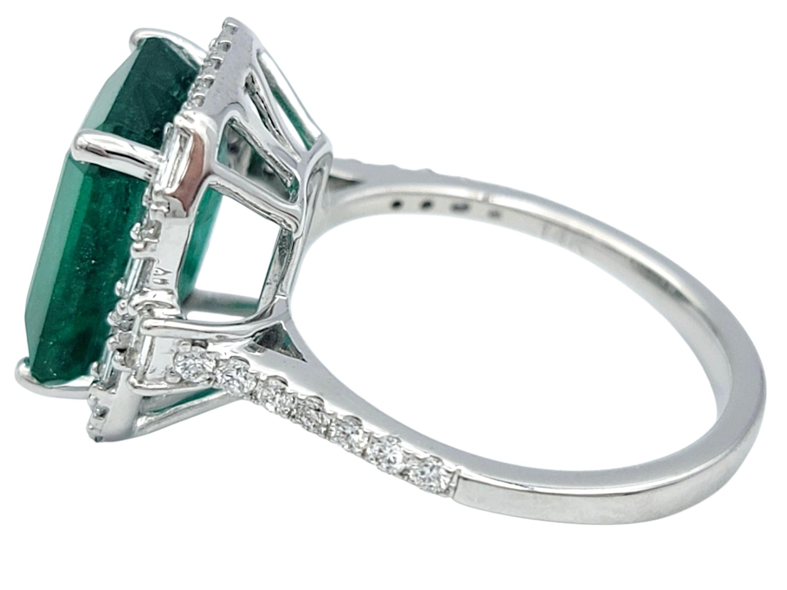 Effy 3,79 Karat Smaragdschliff kolumbianischen Smaragd Ring mit Diamanten 14K Weißgold im Zustand „Gut“ im Angebot in Scottsdale, AZ