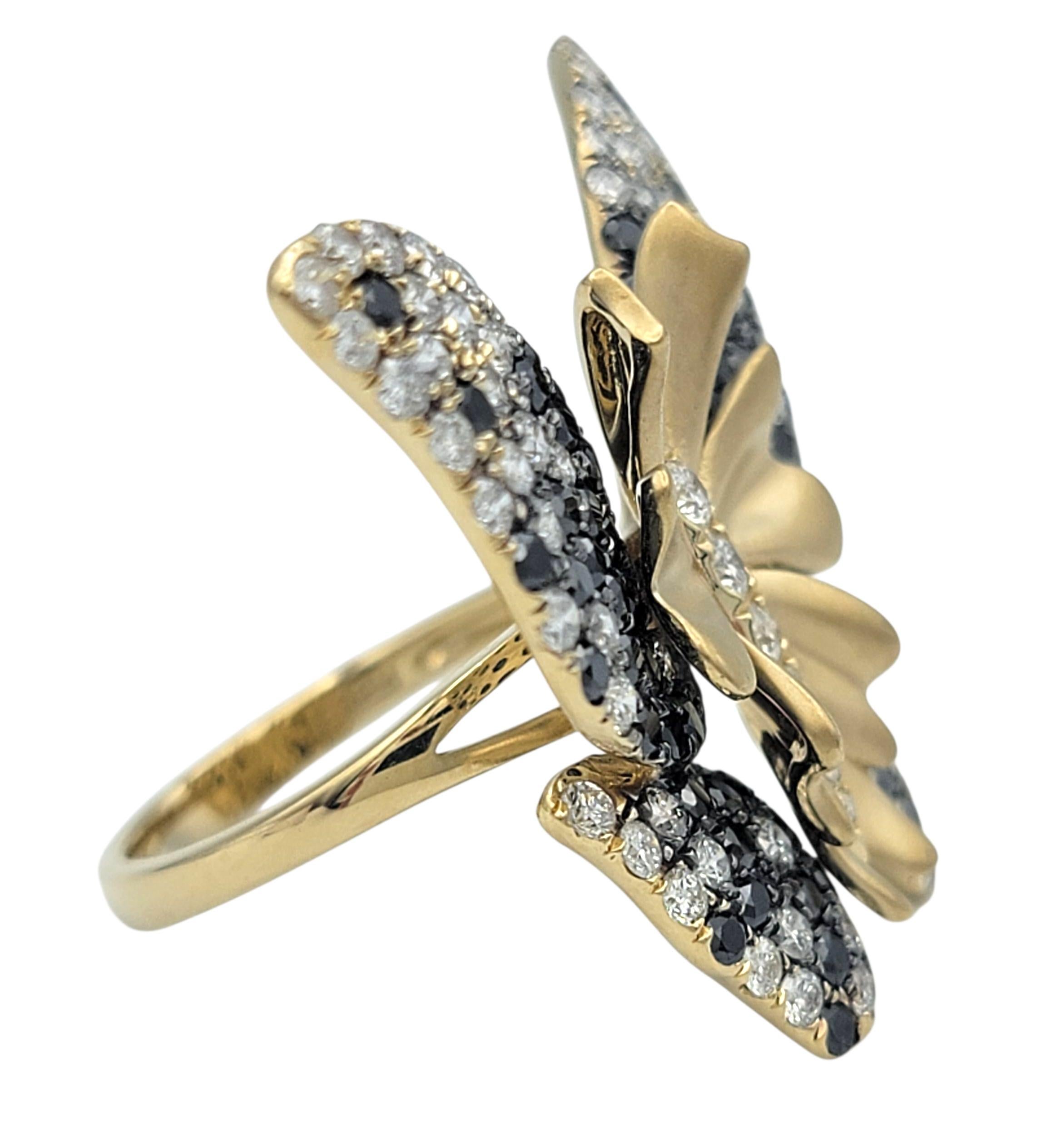 Effy - Bague cocktail papillon en or jaune 14 carats avec diamants noirs et blancs Bon état - En vente à Scottsdale, AZ