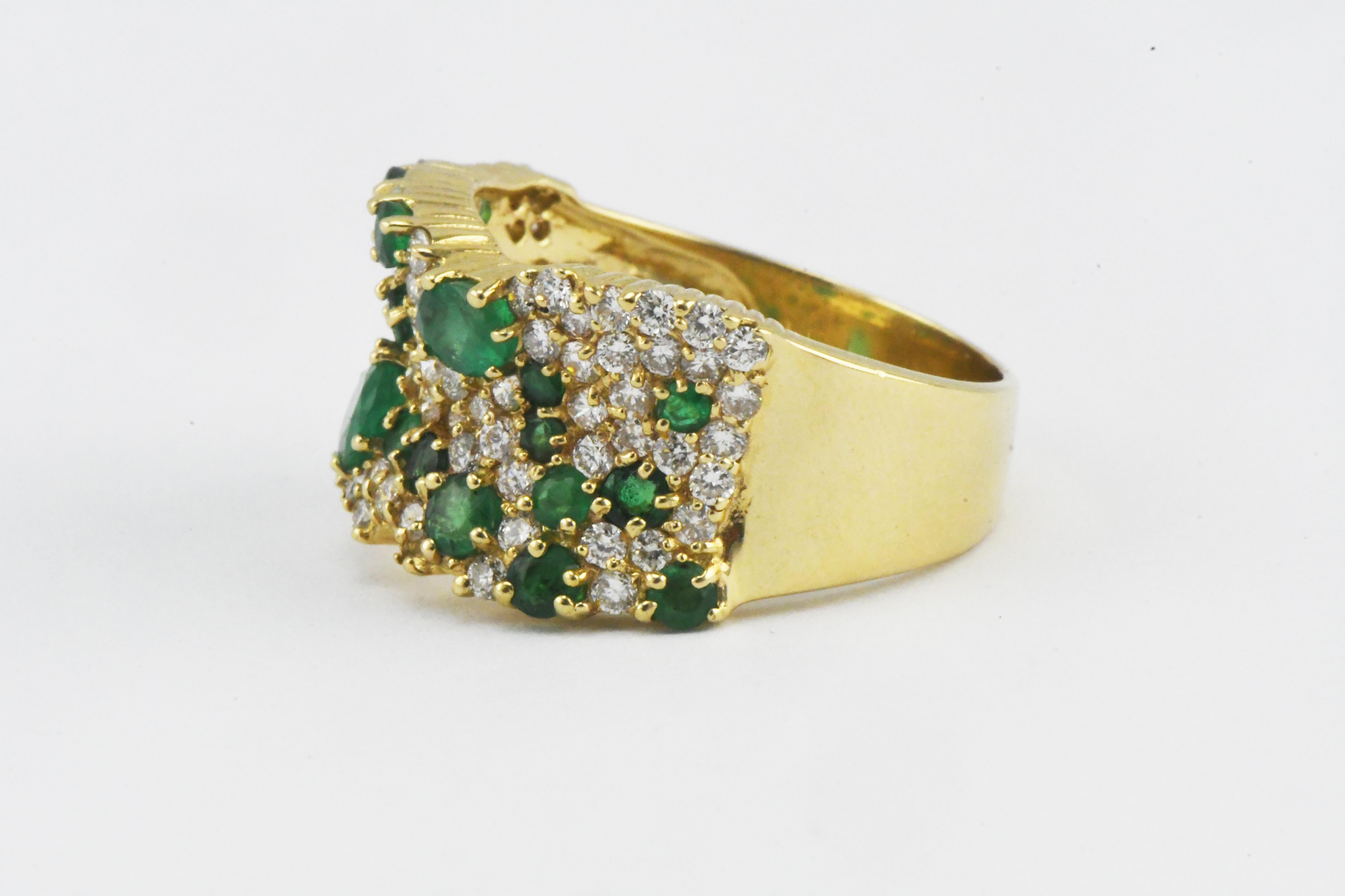 Contemporary Effy Brasilica 14Kt Gold Cluster Ring Natural Emeralds and Diamond 2.65 Carat For Sale