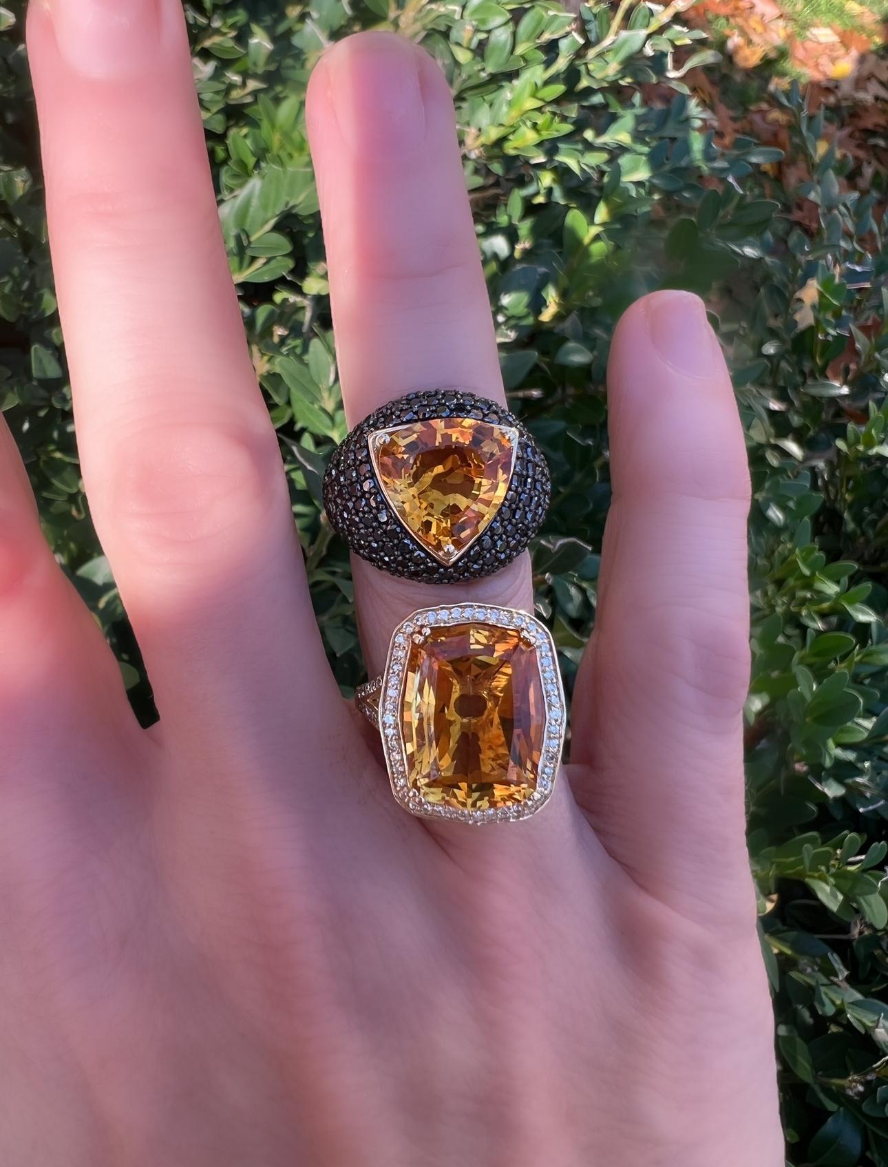 Effy Ring, Diamond 2.47ct BLK, Citrine 5.45ct, 14K Yellow Gold. Size 7.

Jewelry Type : Ring
Metal Type : 14K Yellow Gold
Ring Size : 7.00
Brand : Effy
Center Stone : Stone Type : Citrine
Center Stone : Stone Weight : 5.45 ct
Side Stone 1 : Stone