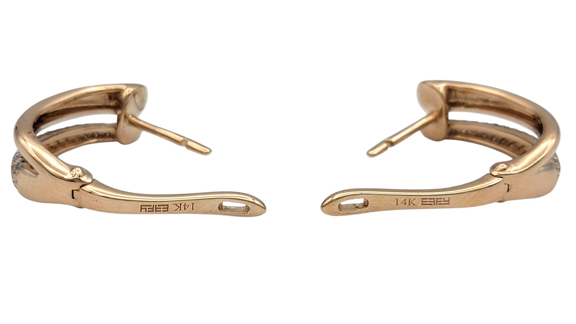 Donna Orecchini a cerchio con pavé di diamanti J della Collection'S in oro rosa lucido 14 carati in vendita