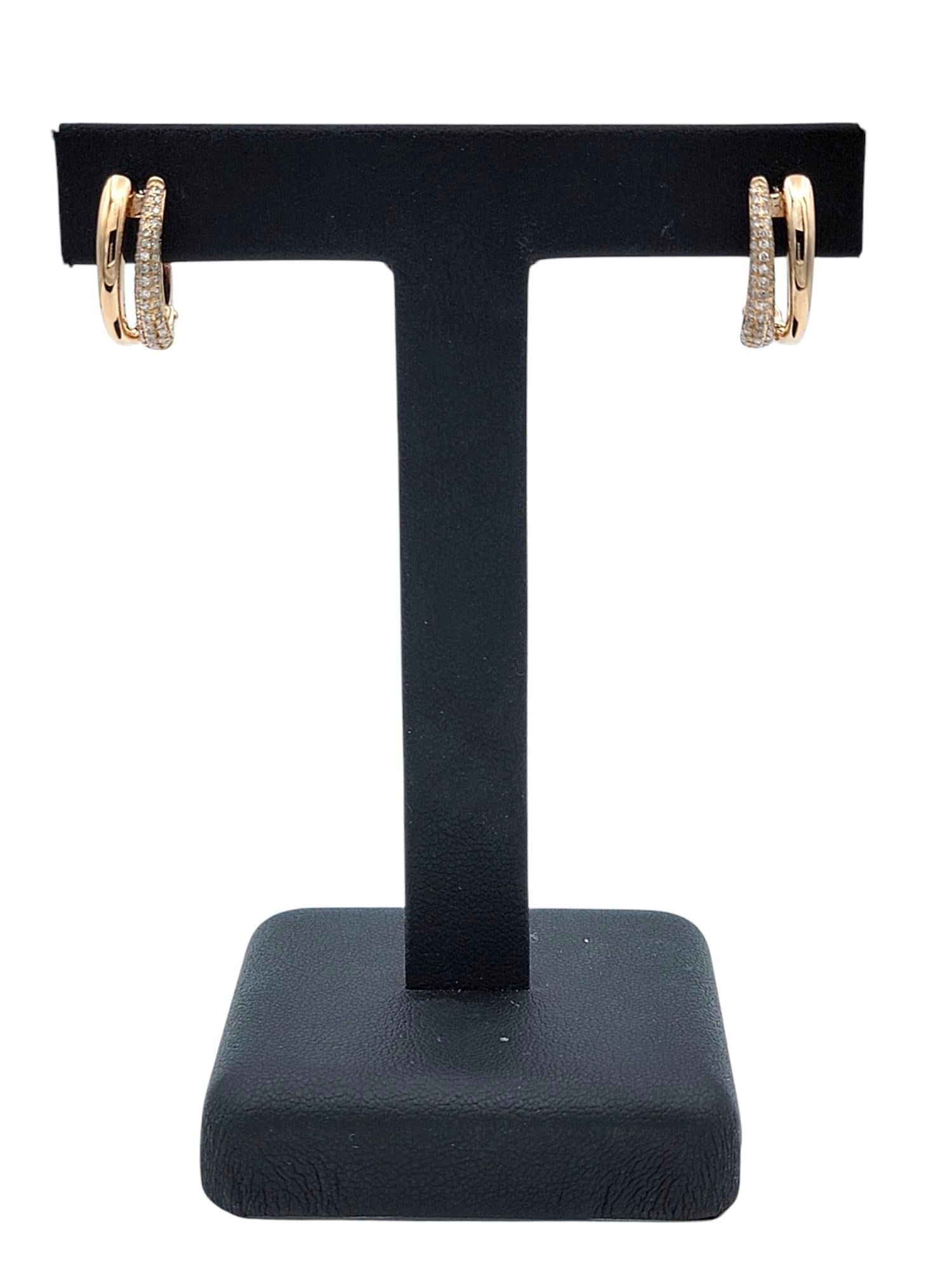 Orecchini a cerchio con pavé di diamanti J della Collection'S in oro rosa lucido 14 carati in vendita 3
