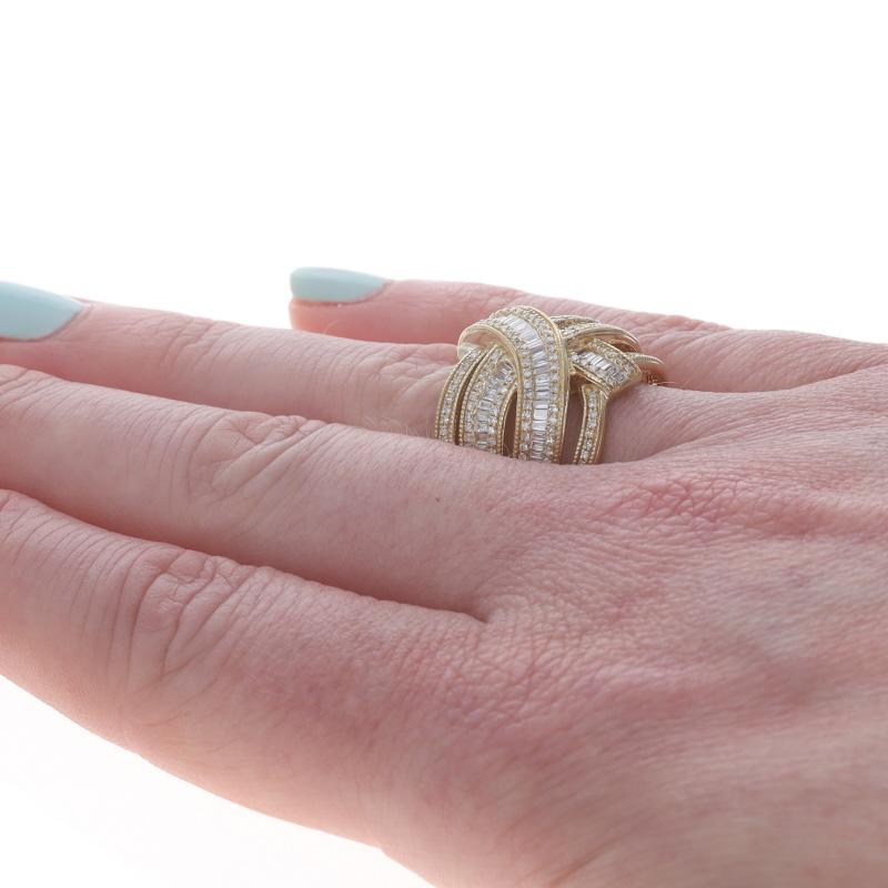 Donna Effy Anello Cocktail con Cluster di Diamanti in Oro Giallo 14k Baguette SingleCut .87ctw Sz7 in vendita