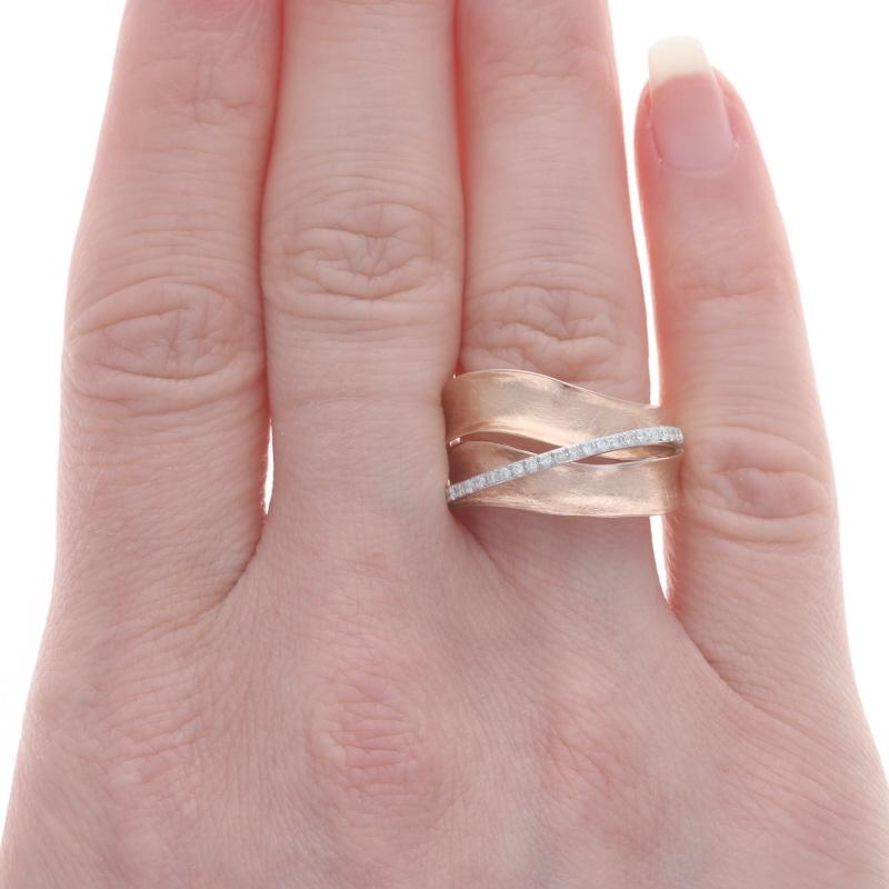 Round Cut EFFY Diamond Crossover Band - Rose Gold 14k Round Brilliant .18ctw Wave Ring For Sale
