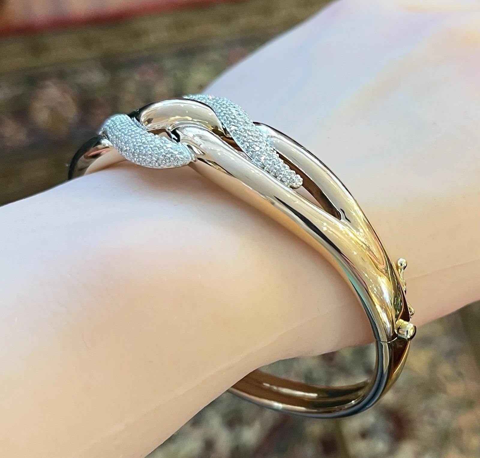 Effy Bracciale stile nodo con pavé di diamanti in oro rosa 14 carati In condizioni ottime in vendita a La Jolla, CA