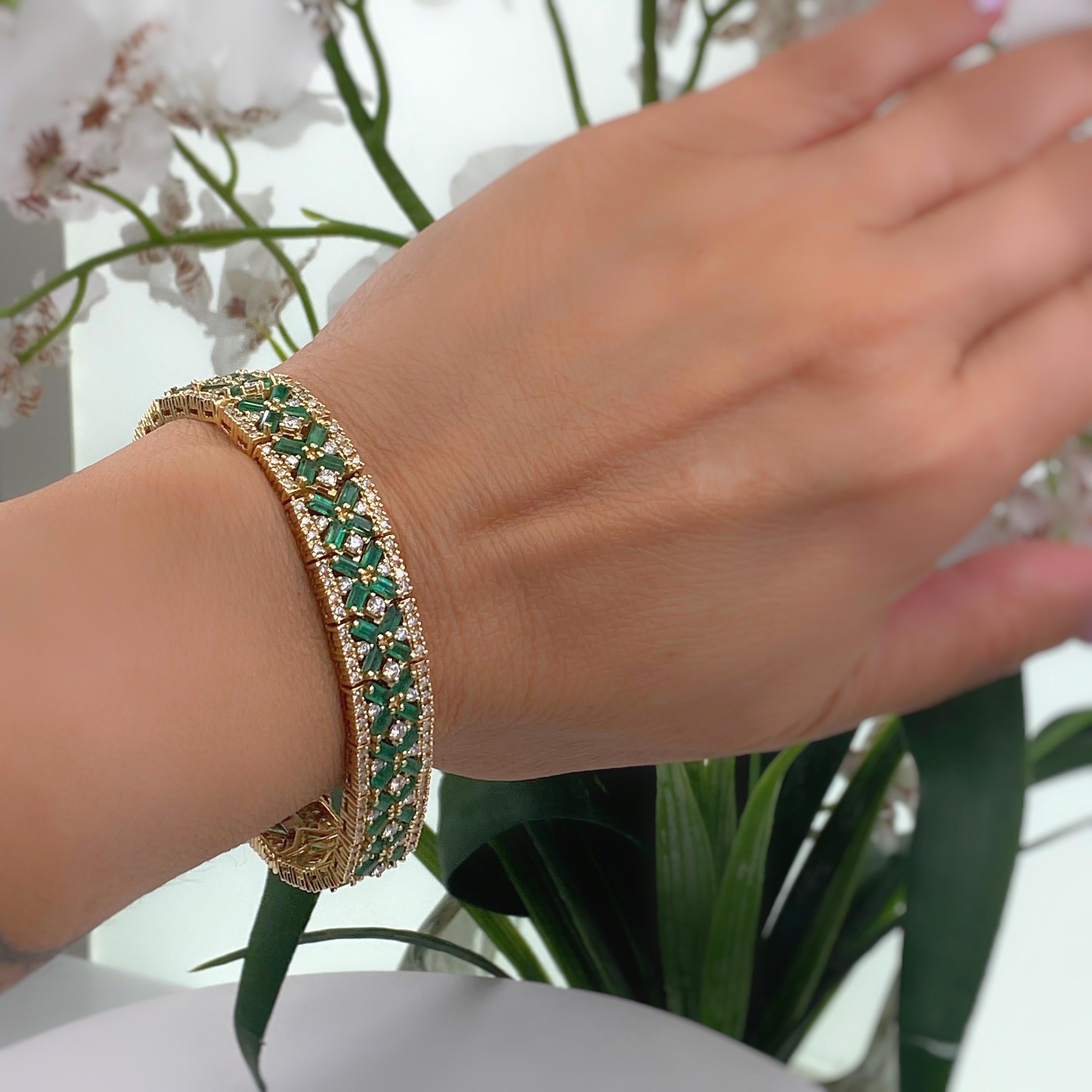 emerald and gold bracelet