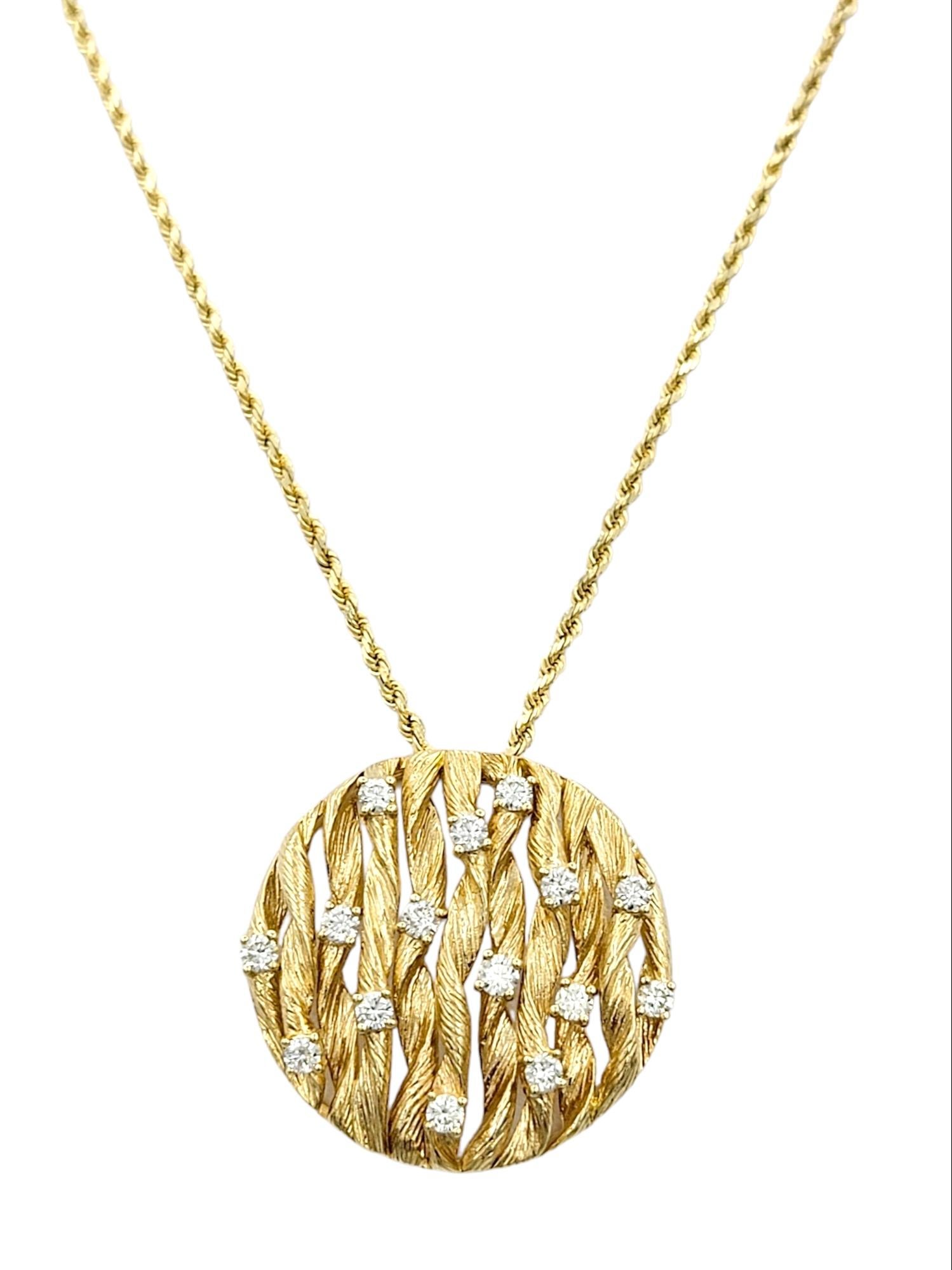 Round Cut Effy D'Oro Twisted Rope Circle Pendant with Diamonds Set in 14 Karat Yellow Gold For Sale