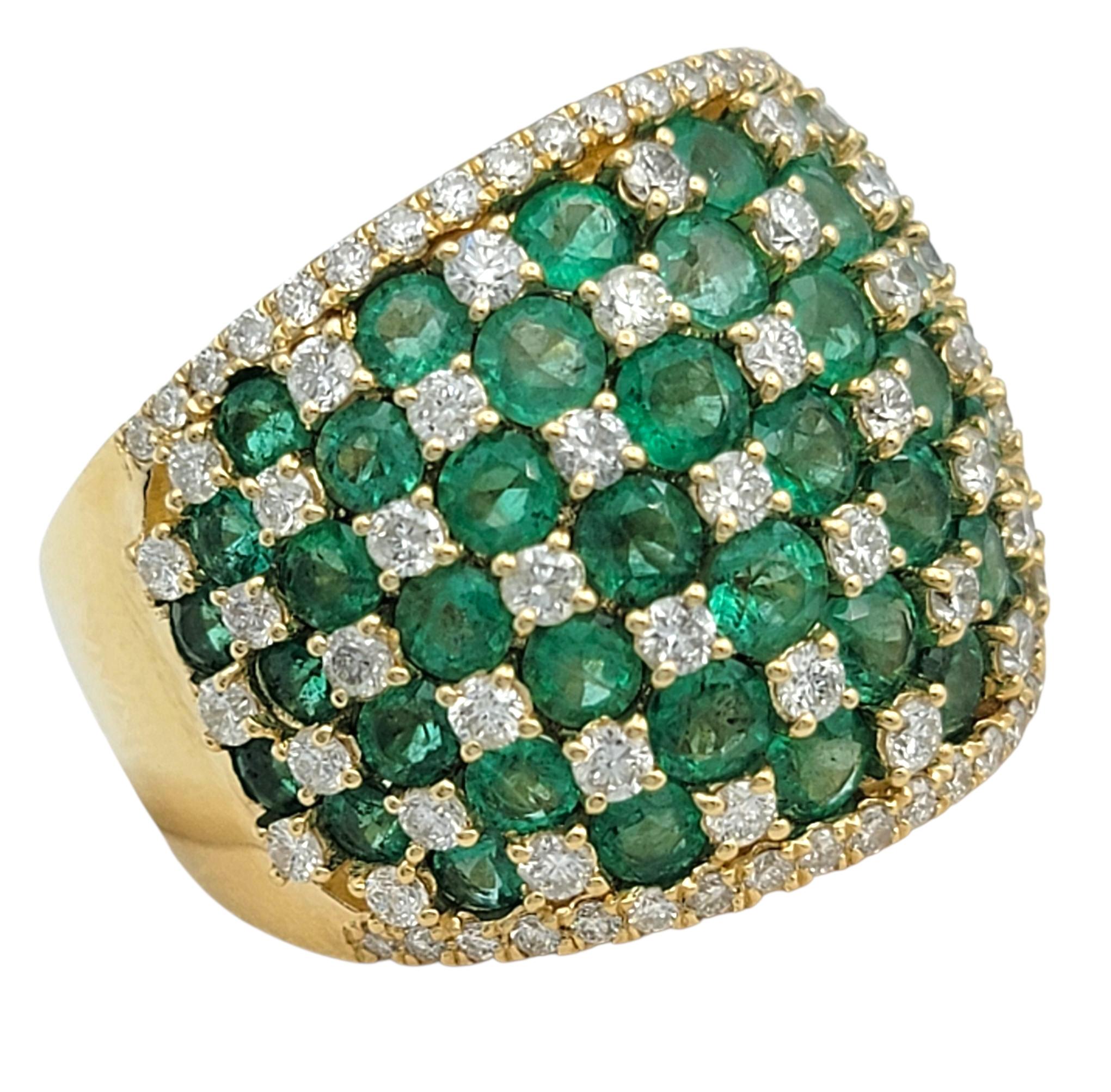 Contemporain Effy Emerald and Diamond Checkerboard Motif Wide Band Ring 14 Karat Yellow Gold (bague à large bande en or jaune 14 carats) en vente