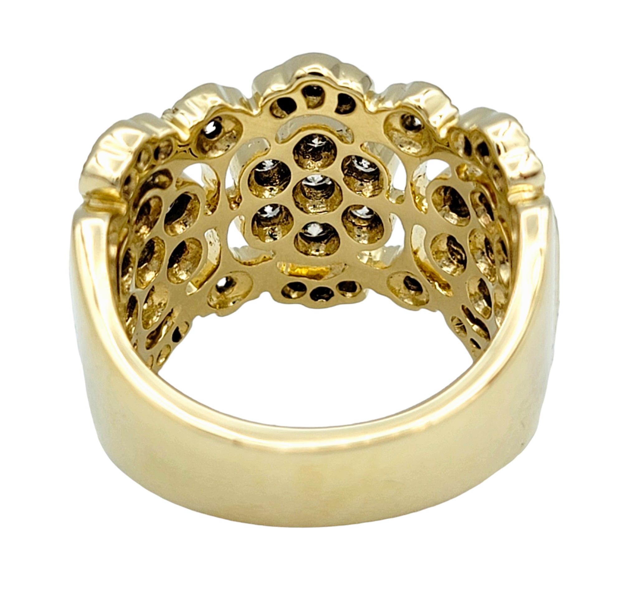 Effy Flower Motif Diamond Band Ring with Milgrain Design in 14 Karat Yellow Gold In Good Condition For Sale In Scottsdale, AZ