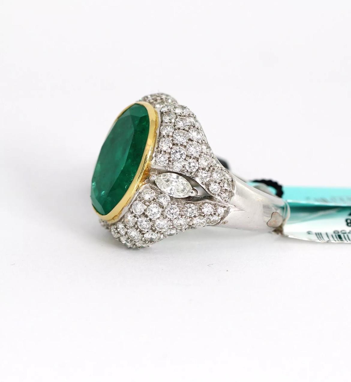 Edoardiano Anello Cocktail con smeraldo colombiano da 12,66 carati e diamanti in oro 18k di Effy Hematian in vendita