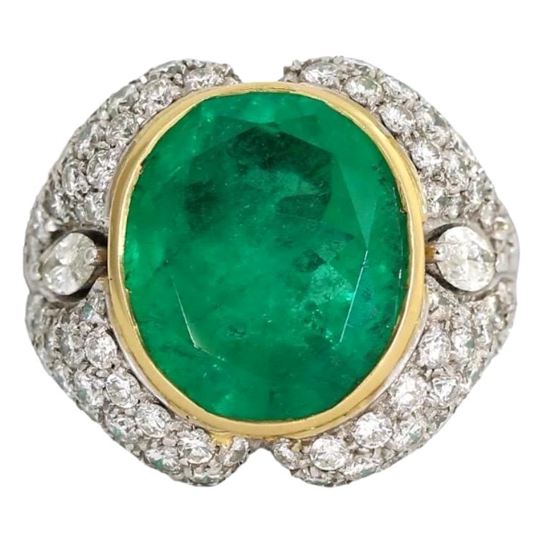 Effy Hematian 12.66 Carat Colombian Emerald Cocktail Ring with Diamonds 18k Gold For Sale